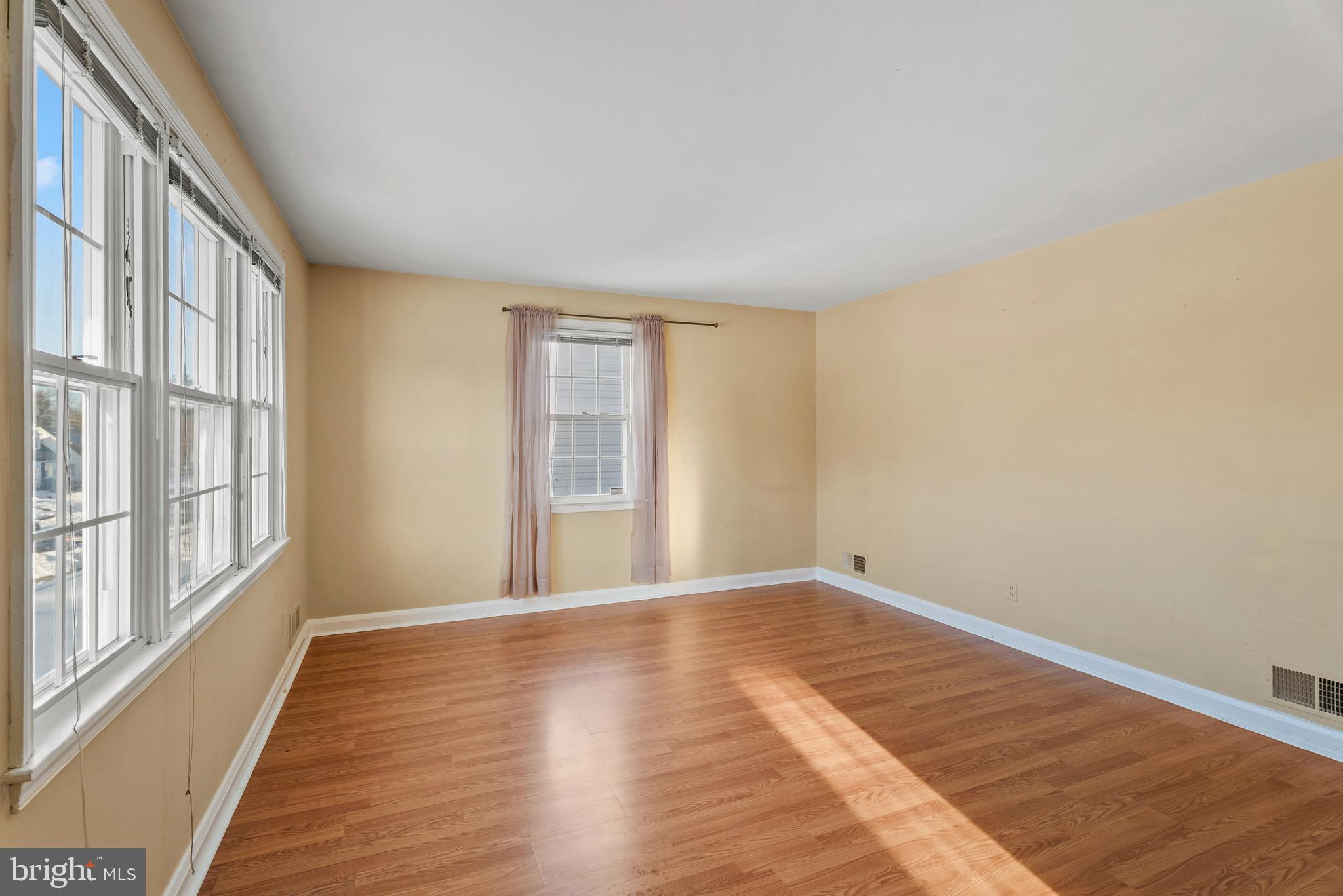 CAMPFIELD GARDENS - Residential