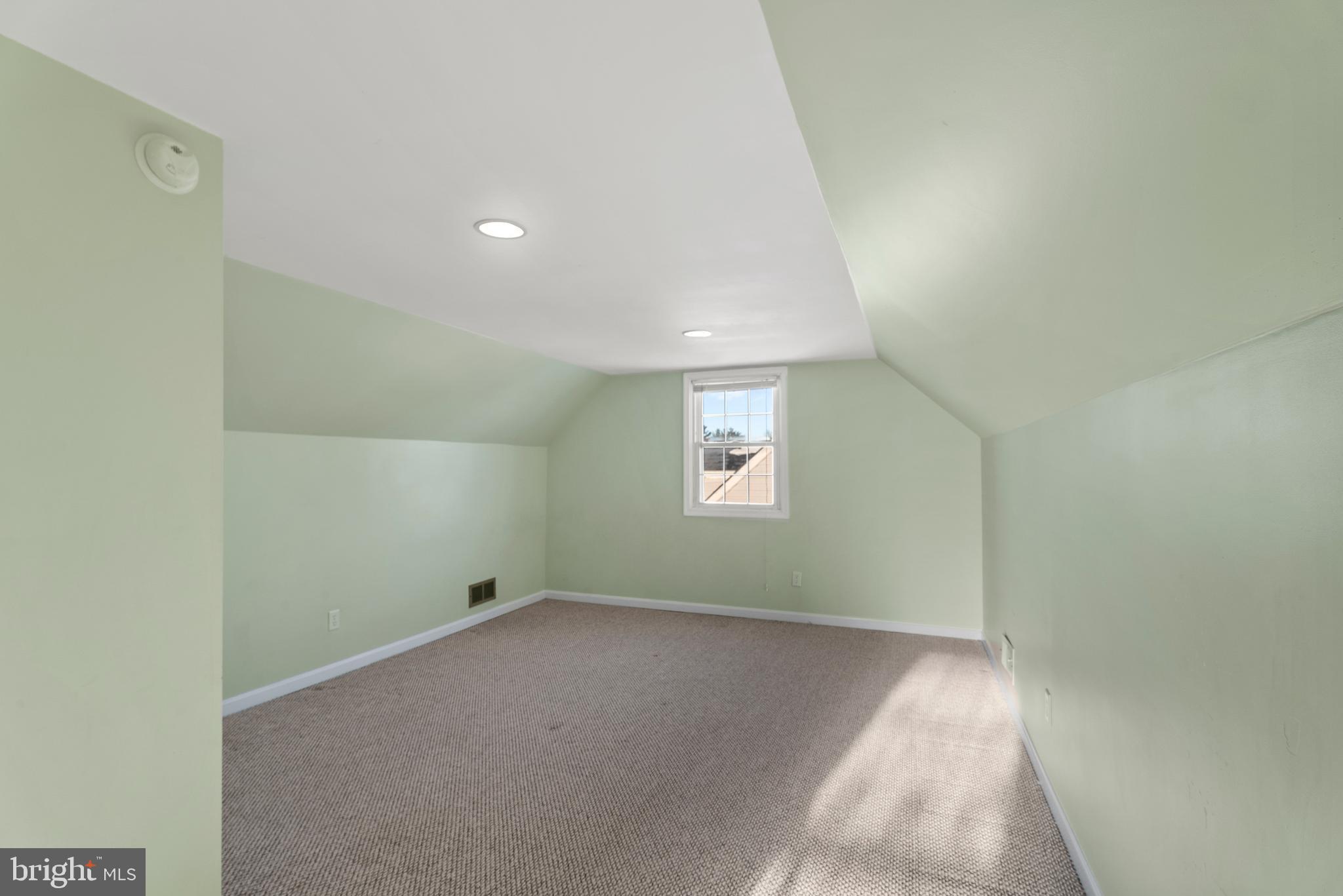 CAMPFIELD GARDENS - Residential