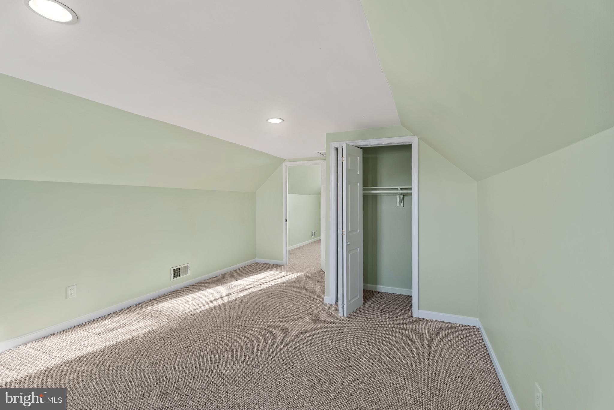 CAMPFIELD GARDENS - Residential