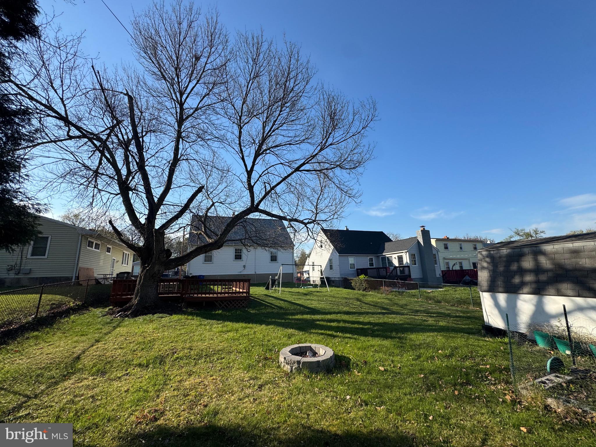 CAMPFIELD GARDENS - Residential