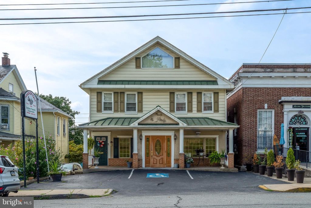 Photo of 80 W Market St, YORK, PA 17406 (MLS # PAYK2088184)