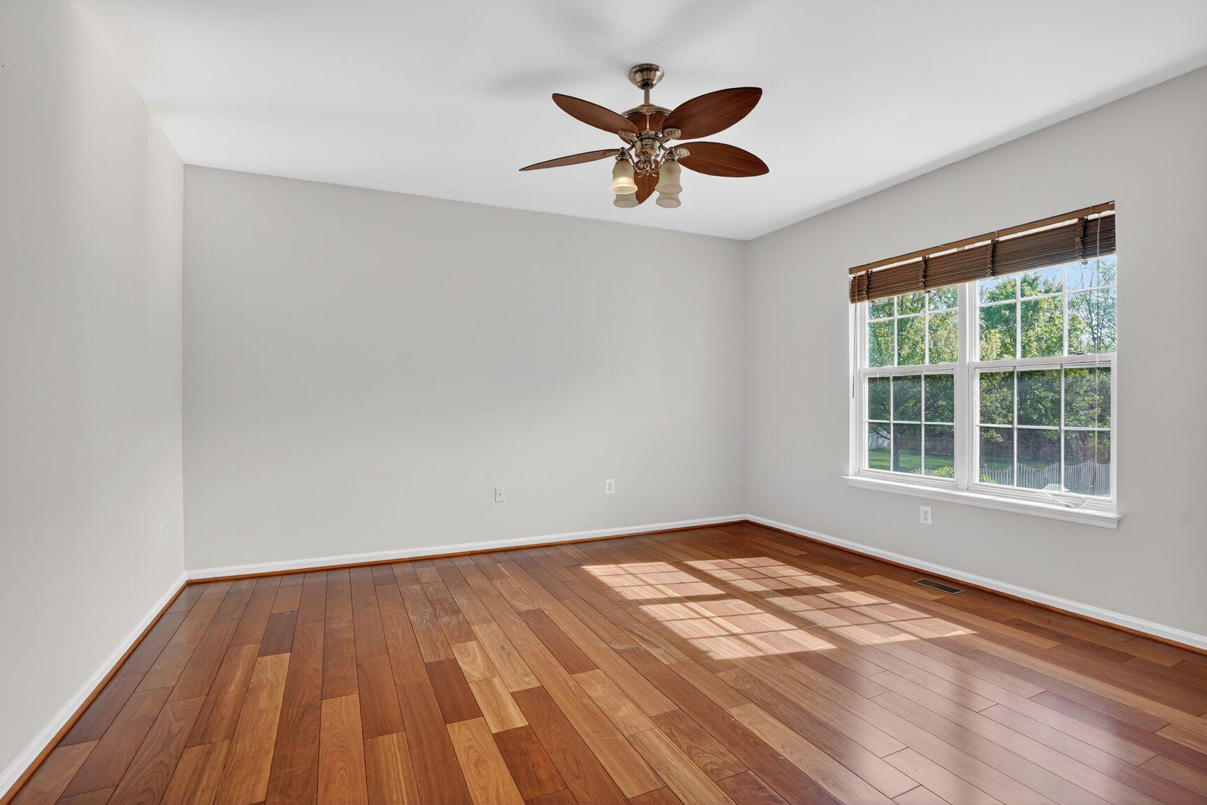 BLUE SPRING FARM - Residential