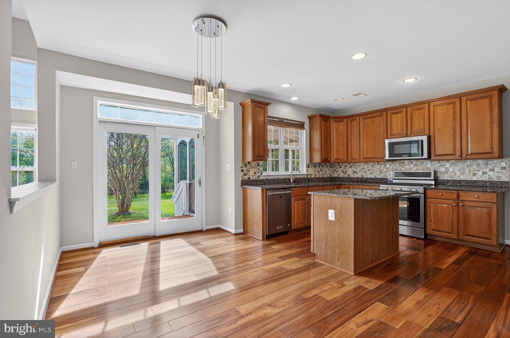 BLUE SPRING FARM - Residential