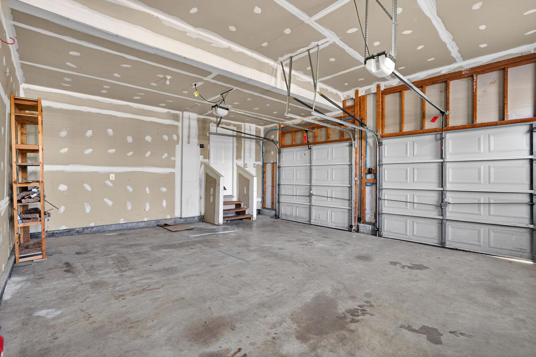 BLUE SPRING FARM - Residential