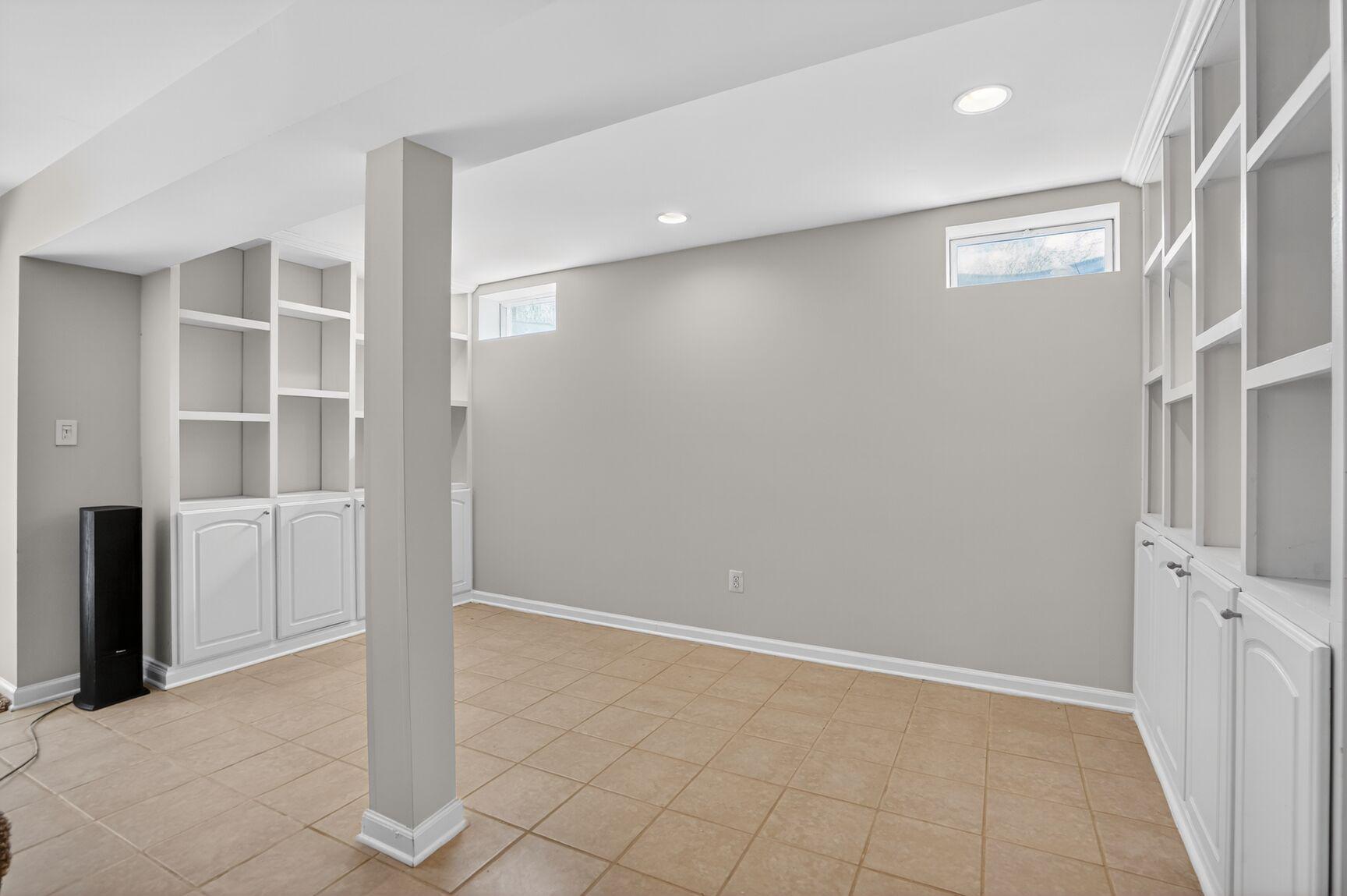 BLUE SPRING FARM - Residential