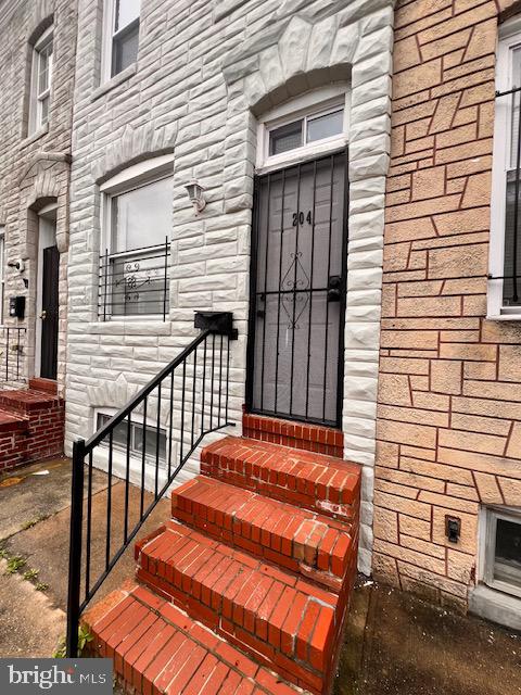 Minimum credit score of 660, net income 2.5 times the rent. No pets and no smoking.
Recently renovated and updated move-in ready 3-bedroom, one bath townhome in the heart of Baltimore. Nice open plan. Kitchen features granite counter and stainless-steel appliances. Close to Johns Hopkins, Patterson Park, shopping, dining and major commuter routes. Unfinished basement great for storage, gym, etc.