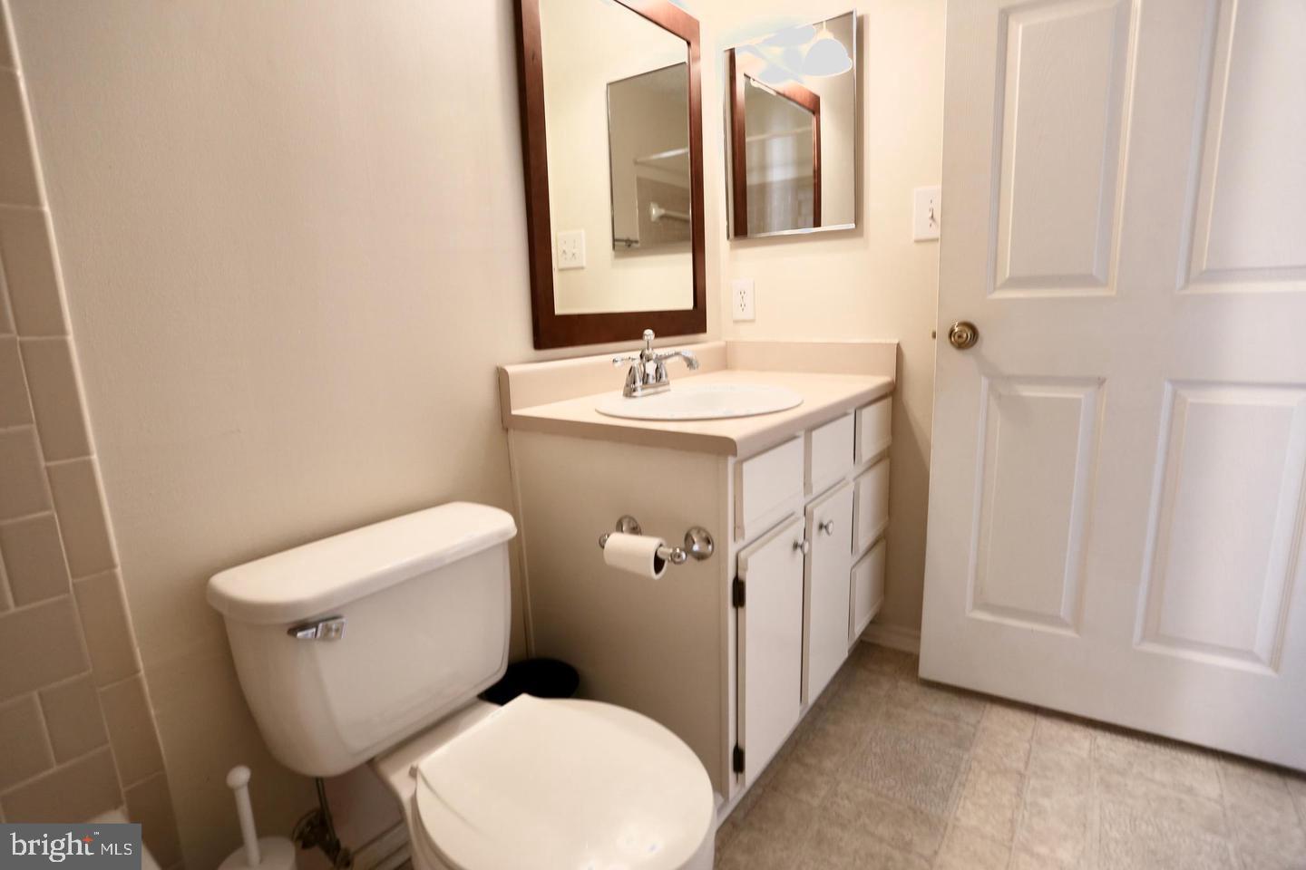 ASHBURN FARM - Residential Lease