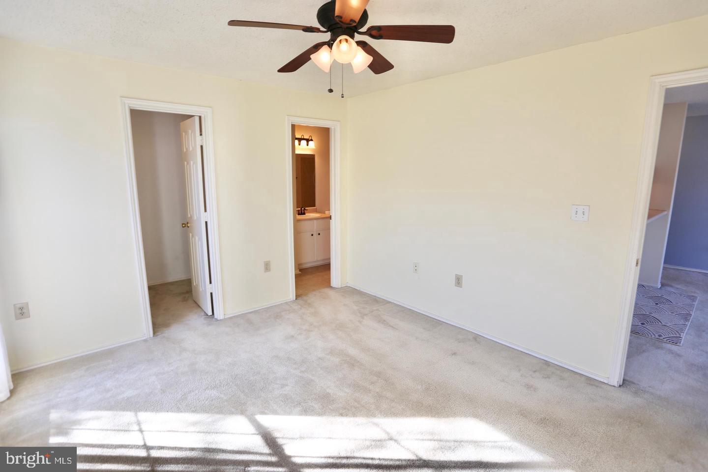 ASHBURN FARM - Residential Lease