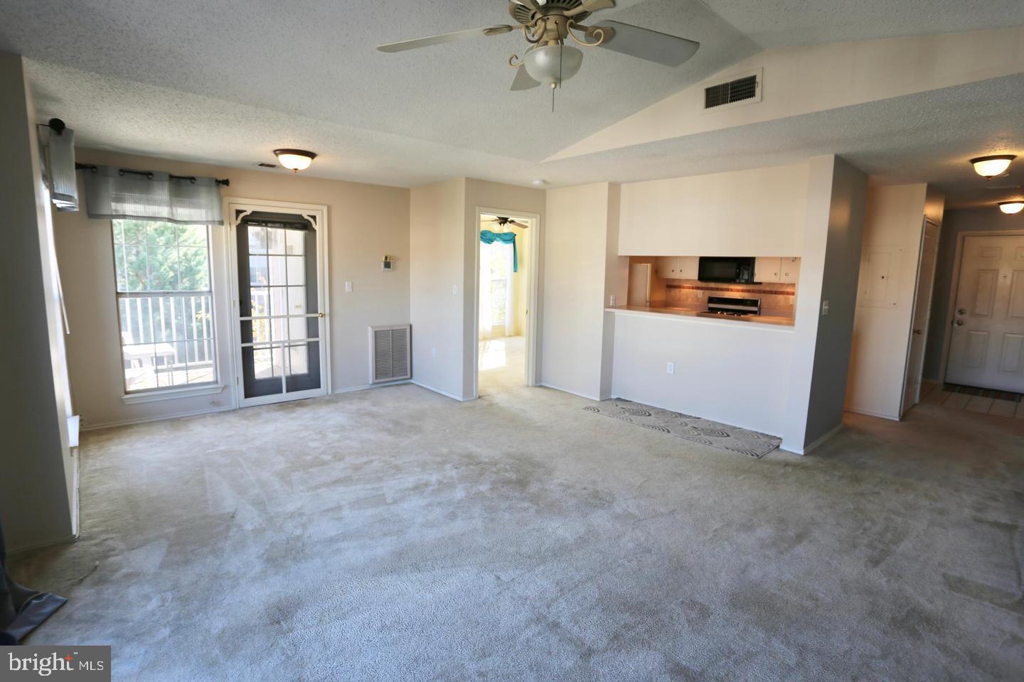 ASHBURN FARM - Residential Lease