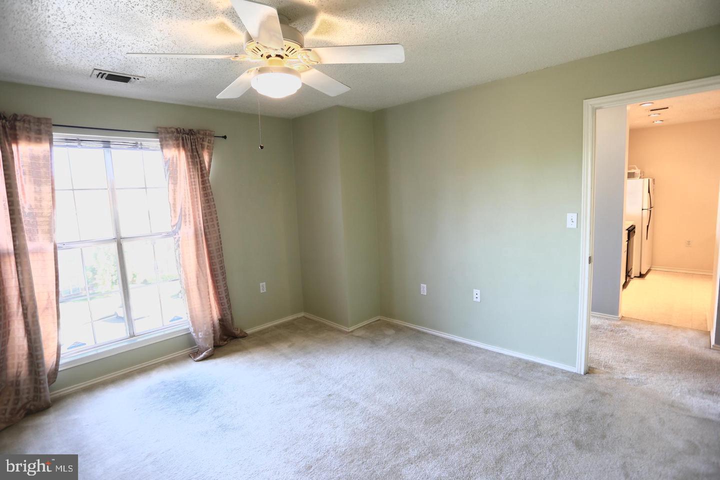 ASHBURN FARM - Residential Lease