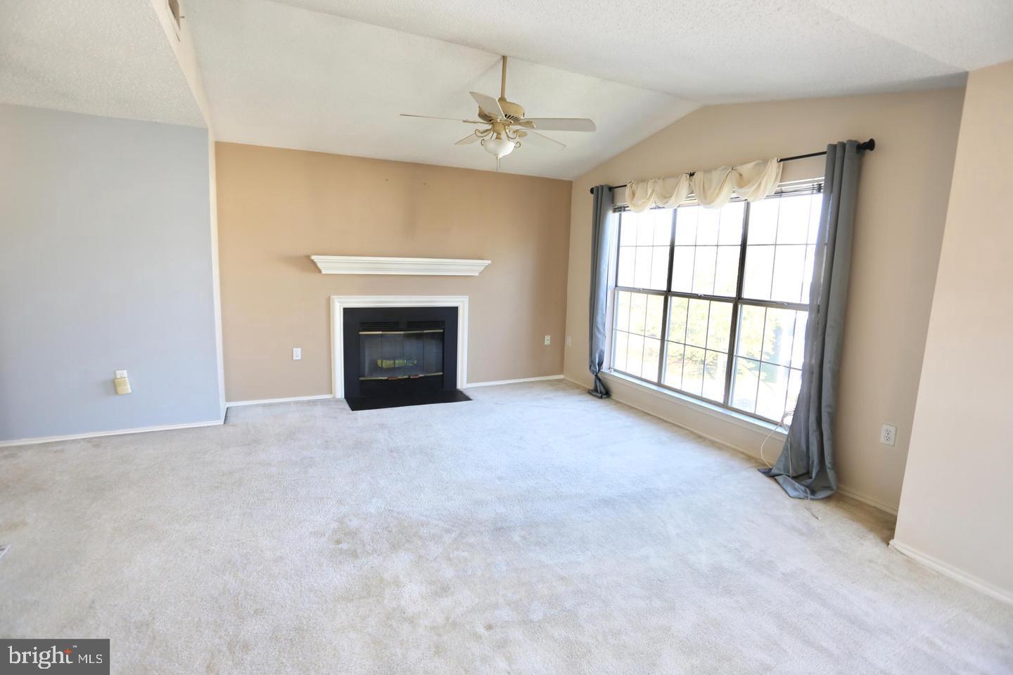 ASHBURN FARM - Residential Lease