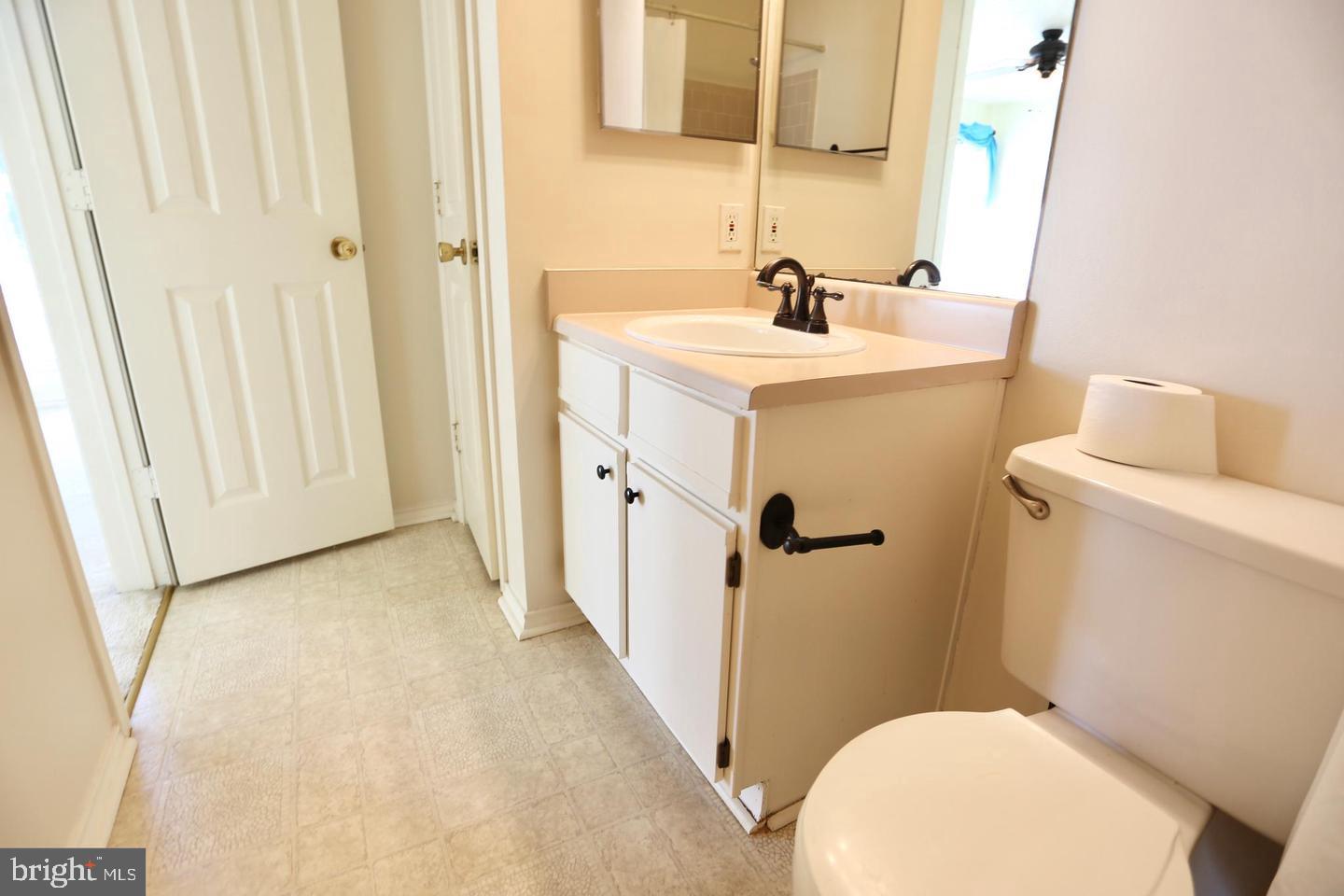 ASHBURN FARM - Residential Lease