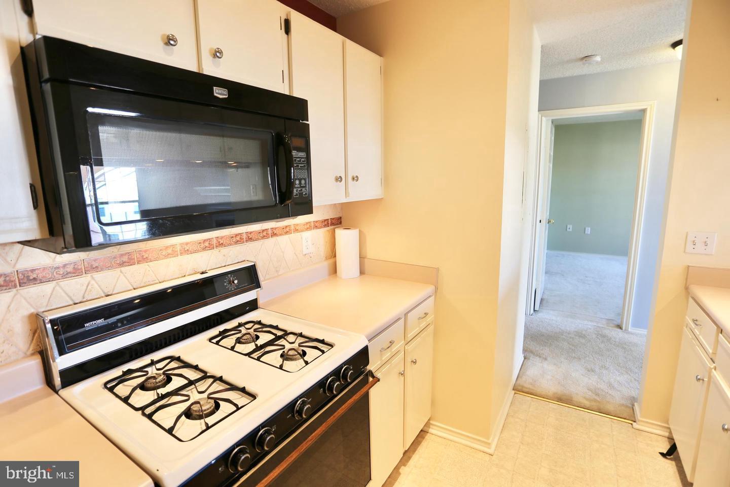 ASHBURN FARM - Residential Lease