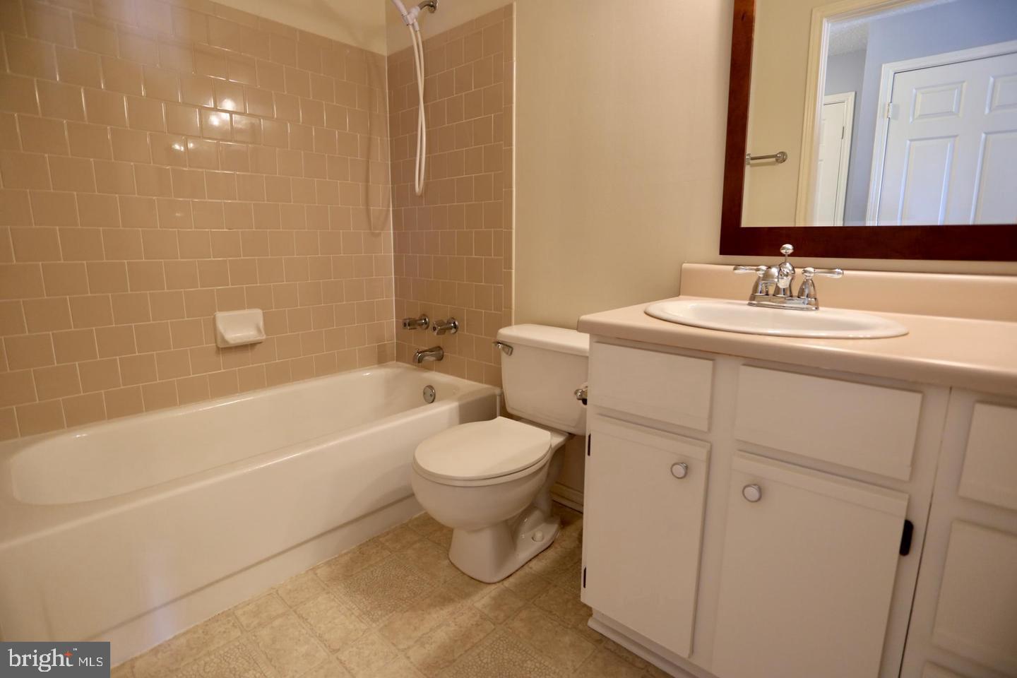 ASHBURN FARM - Residential Lease