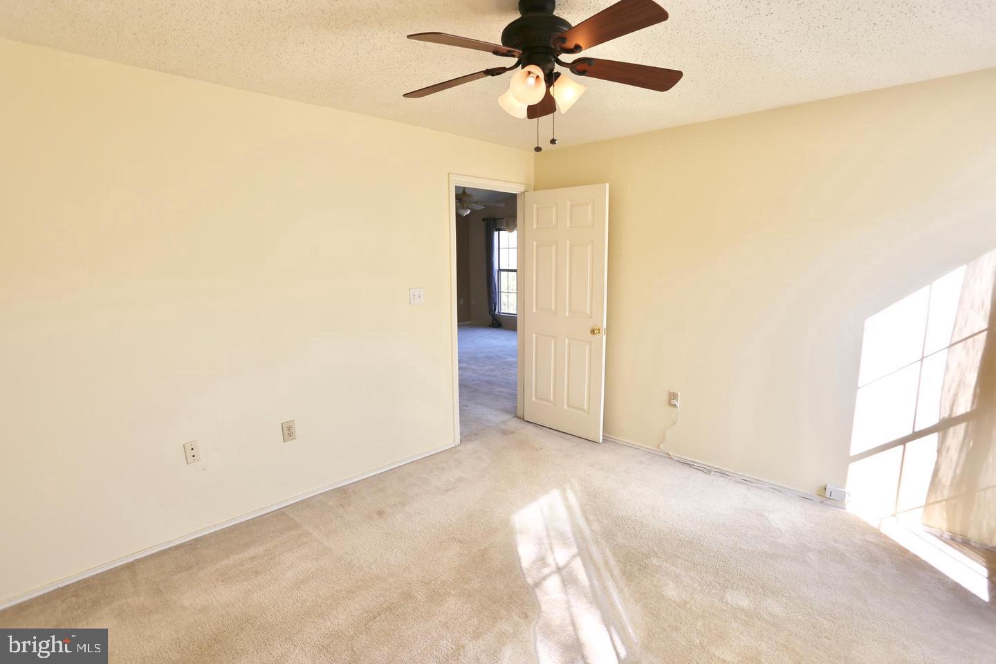 ASHBURN FARM - Residential Lease