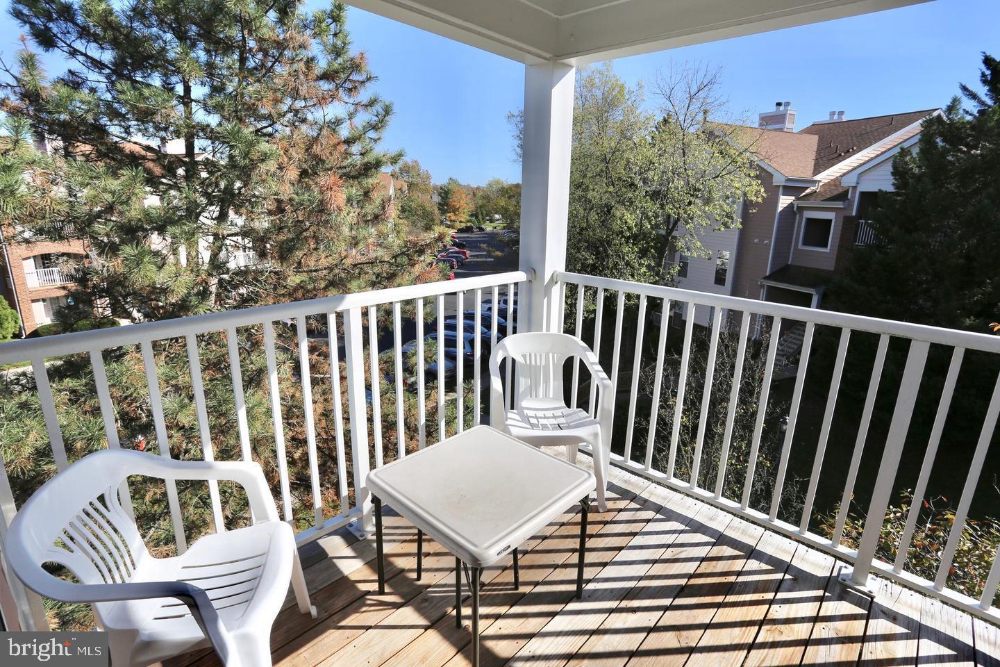 ASHBURN FARM - Residential Lease