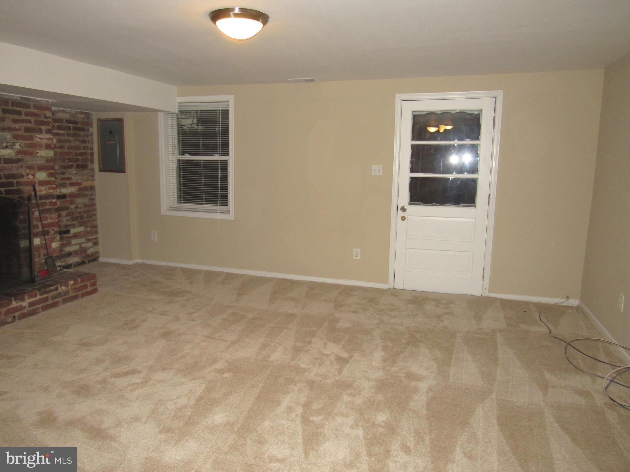 CARLYN PARK - Residential