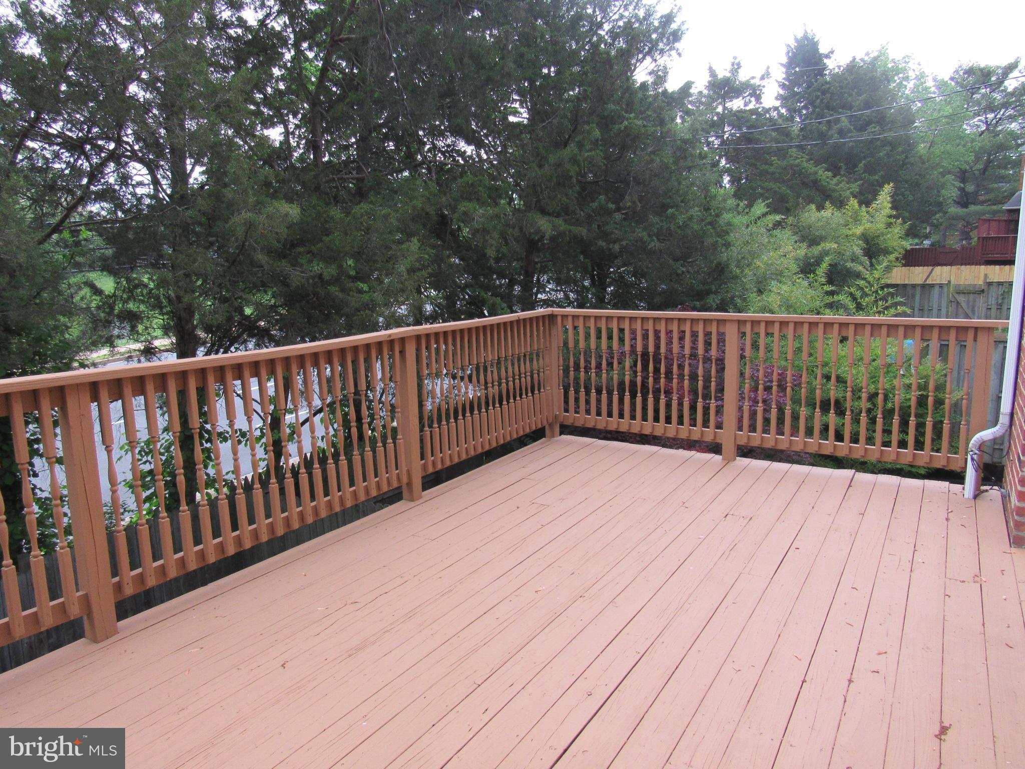 CARLYN PARK - Residential