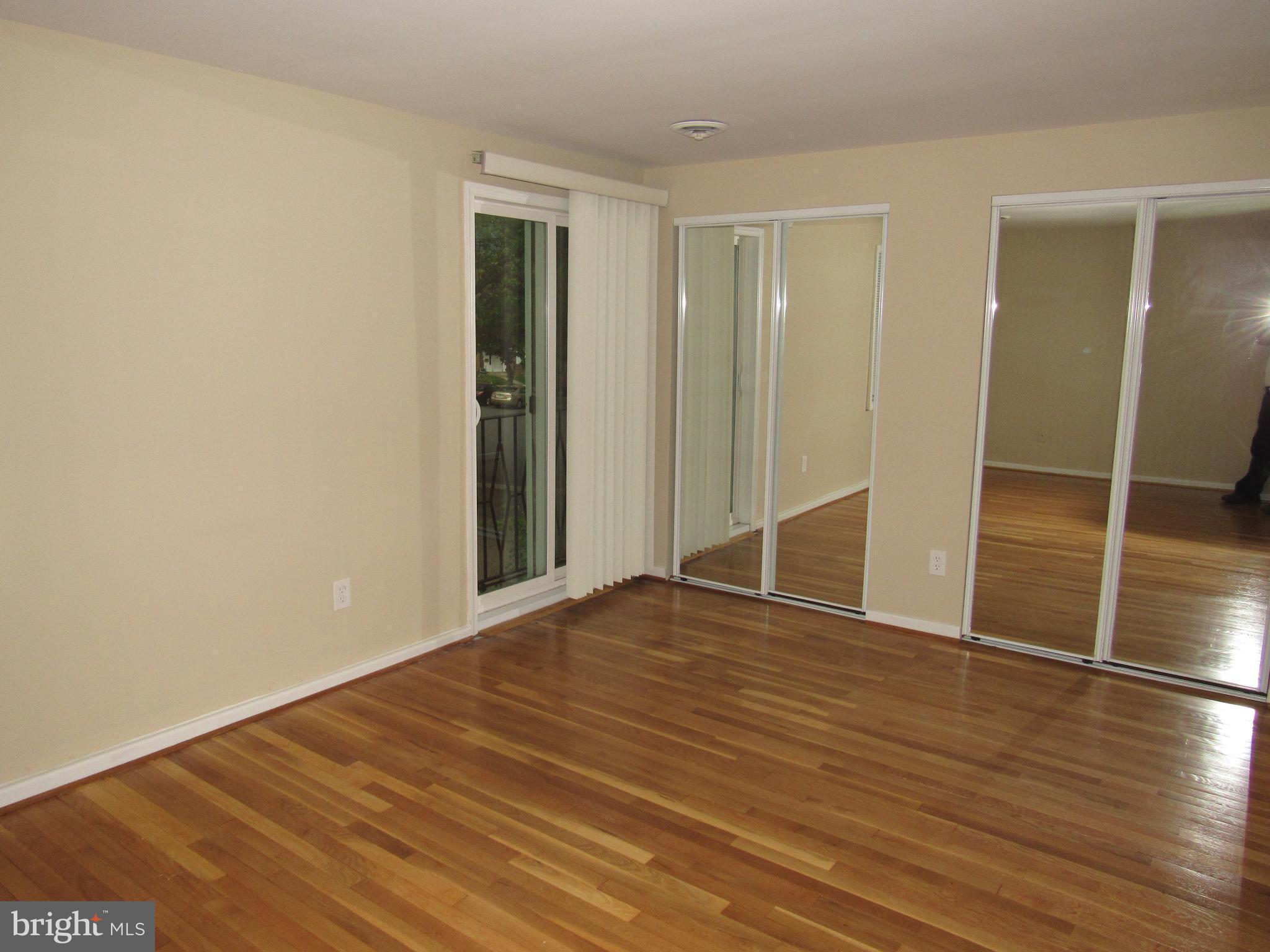 CARLYN PARK - Residential