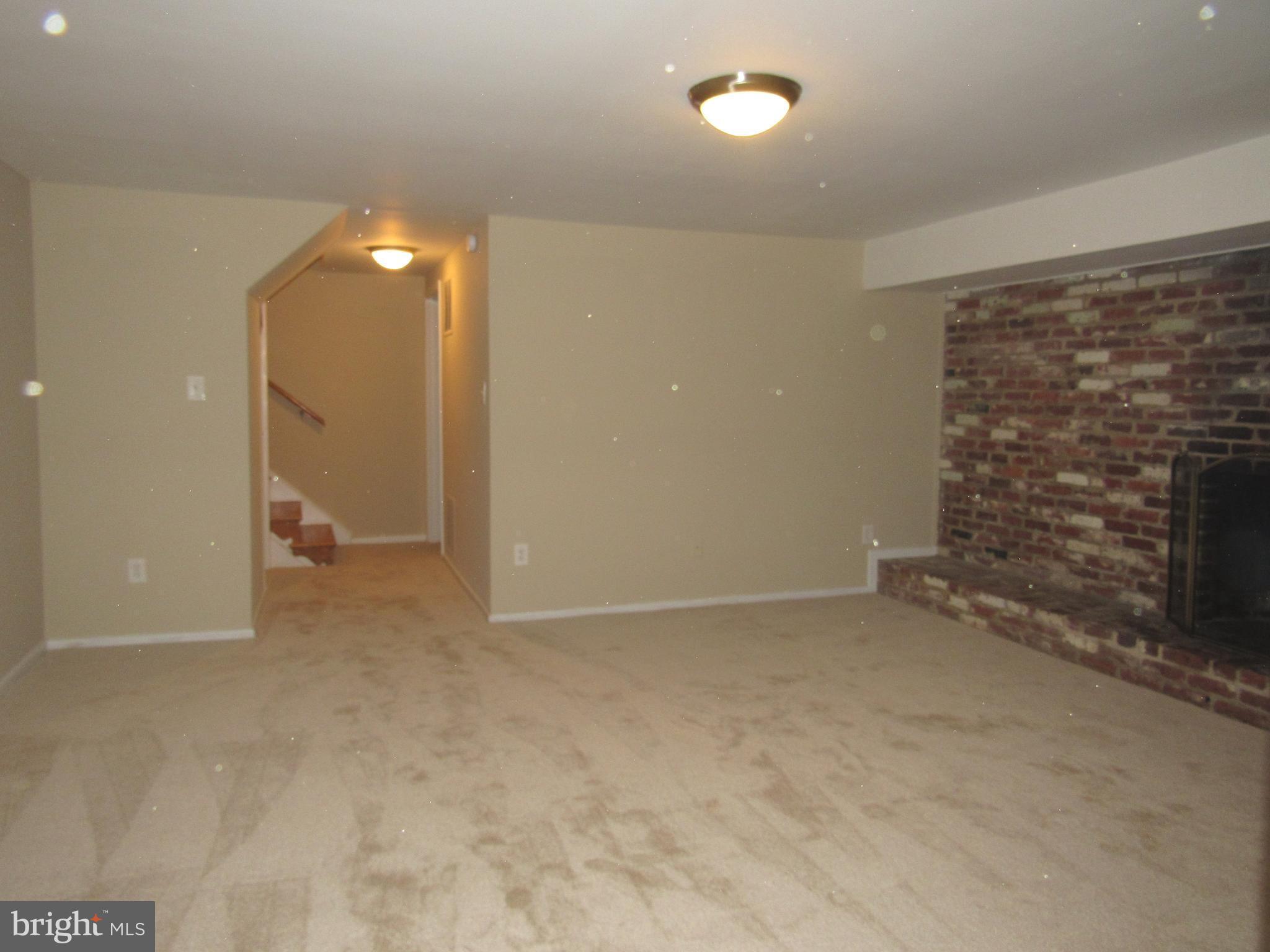 CARLYN PARK - Residential