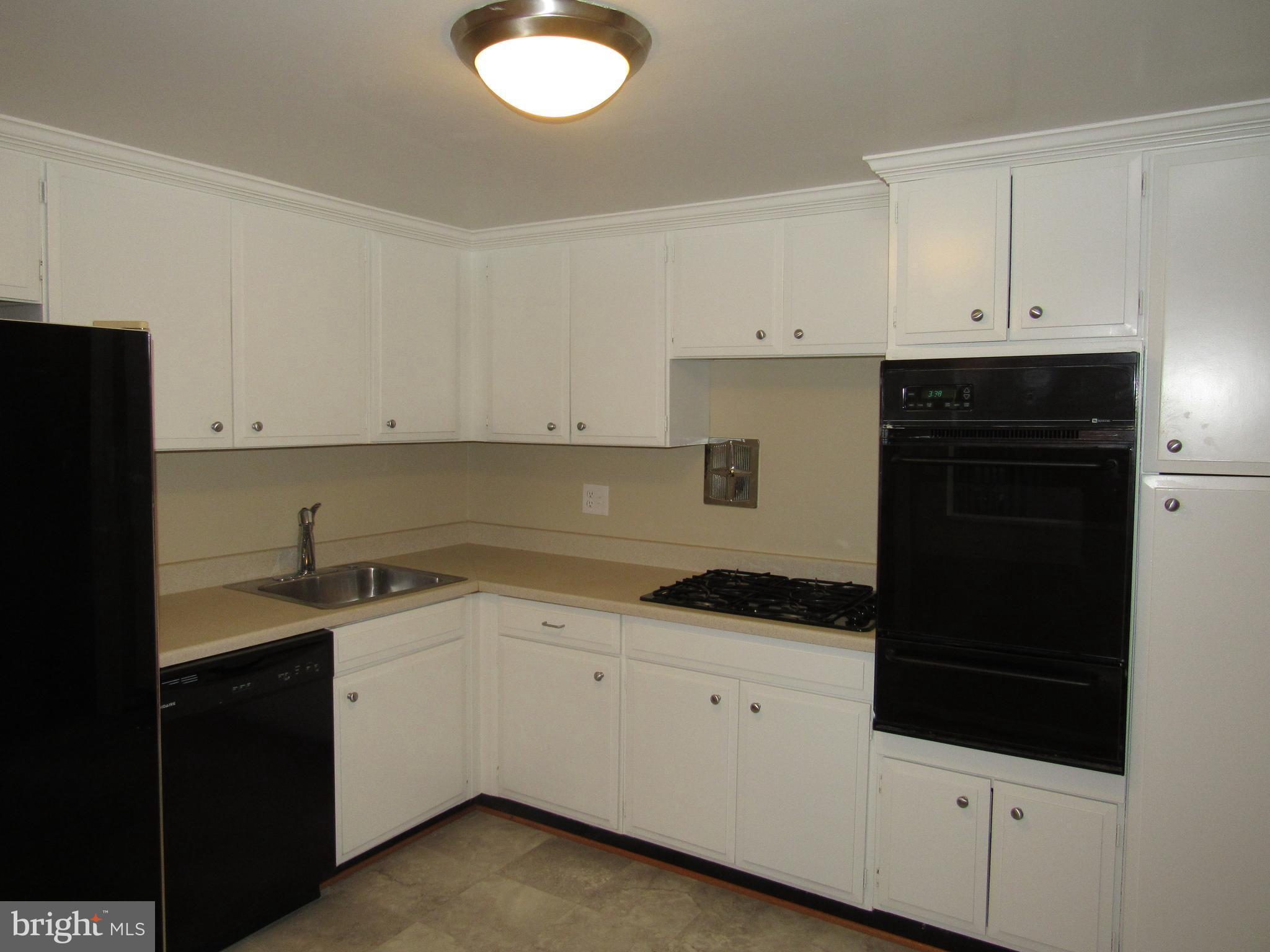 CARLYN PARK - Residential