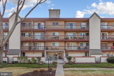 Photo of 7400 Lakeview Drive #N402, BETHESDA, MD 20817 (MLS # MDMC2214670)