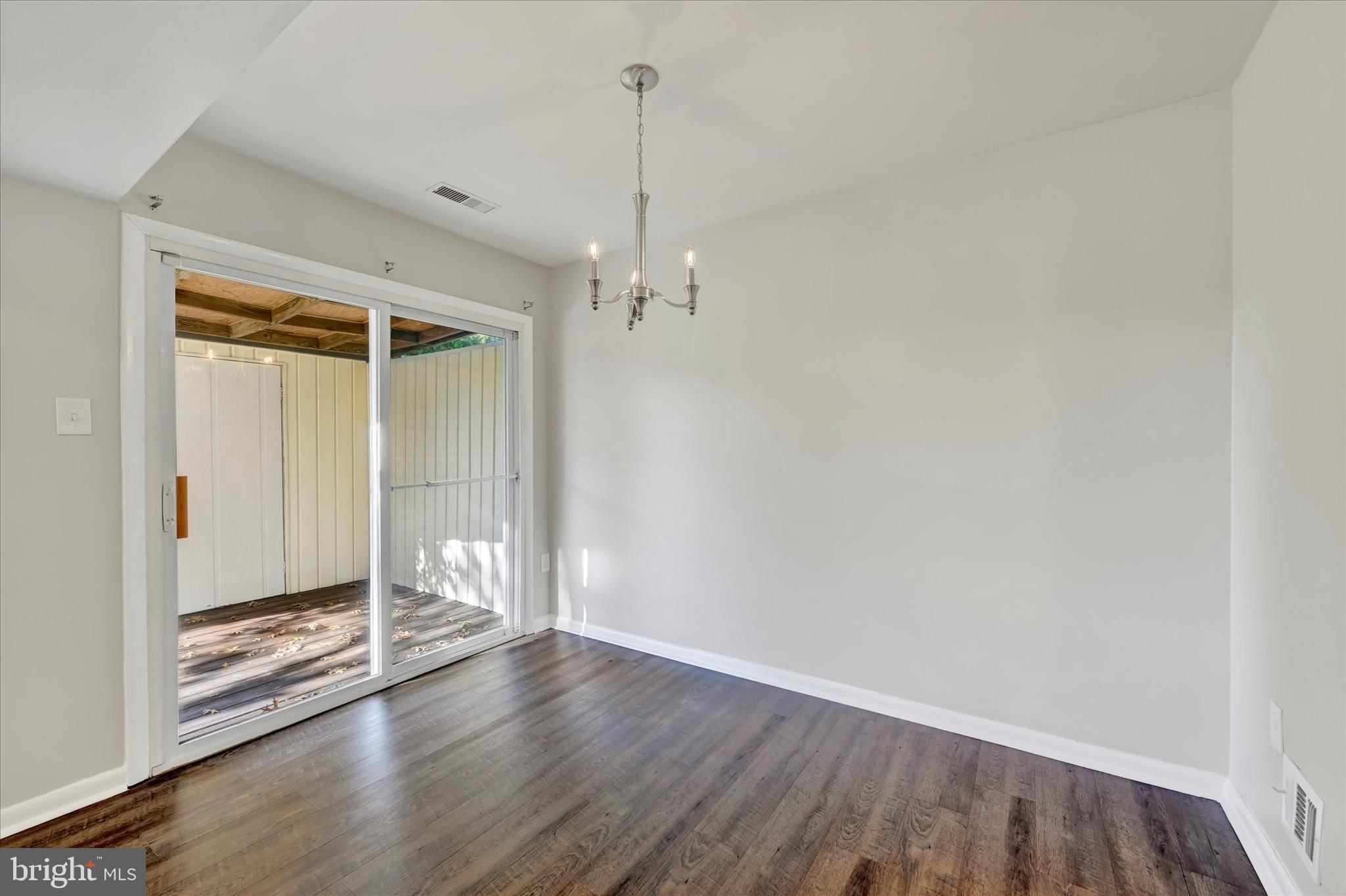 KINGS COURT - Residential