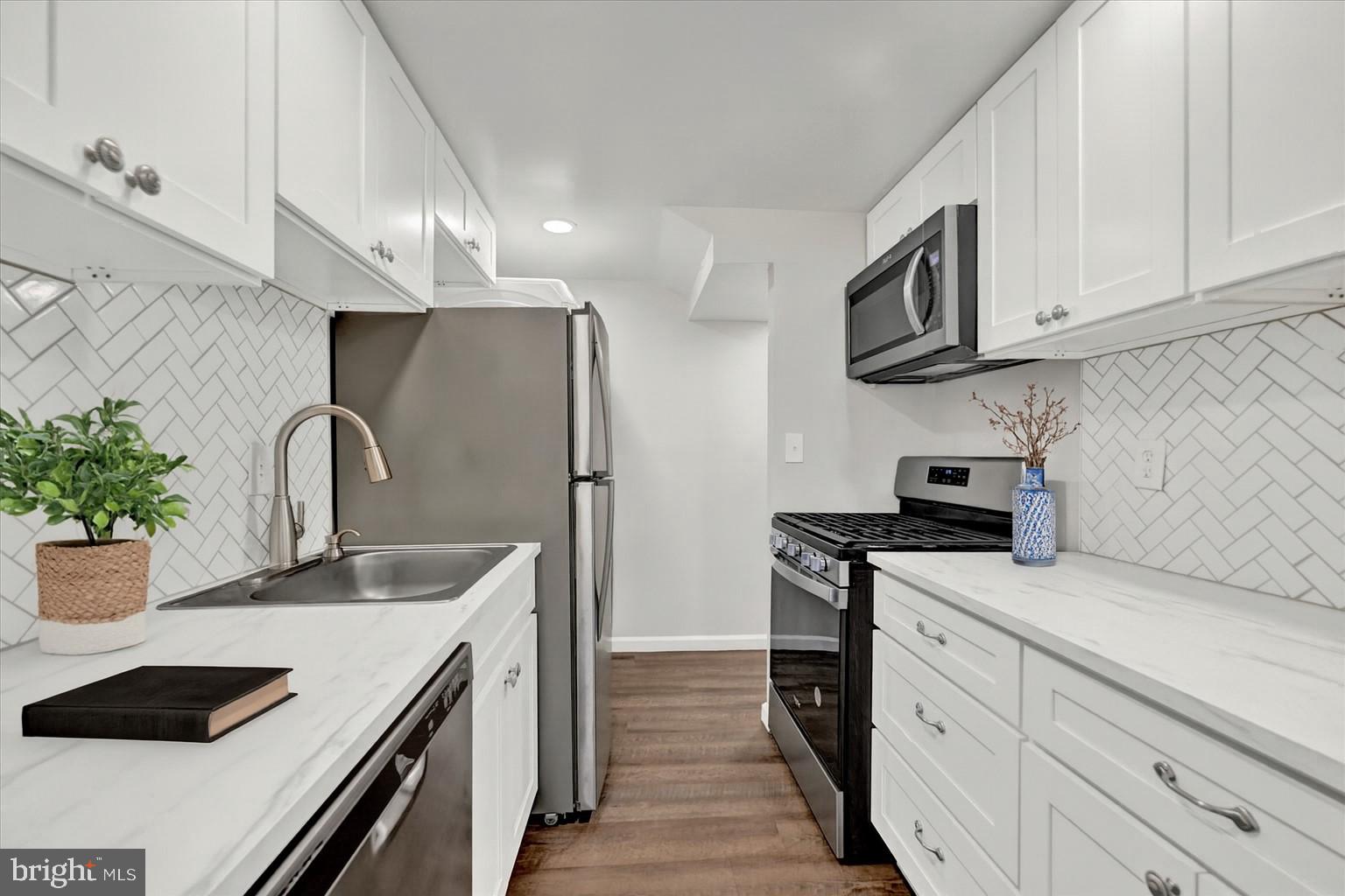 KINGS COURT - Residential