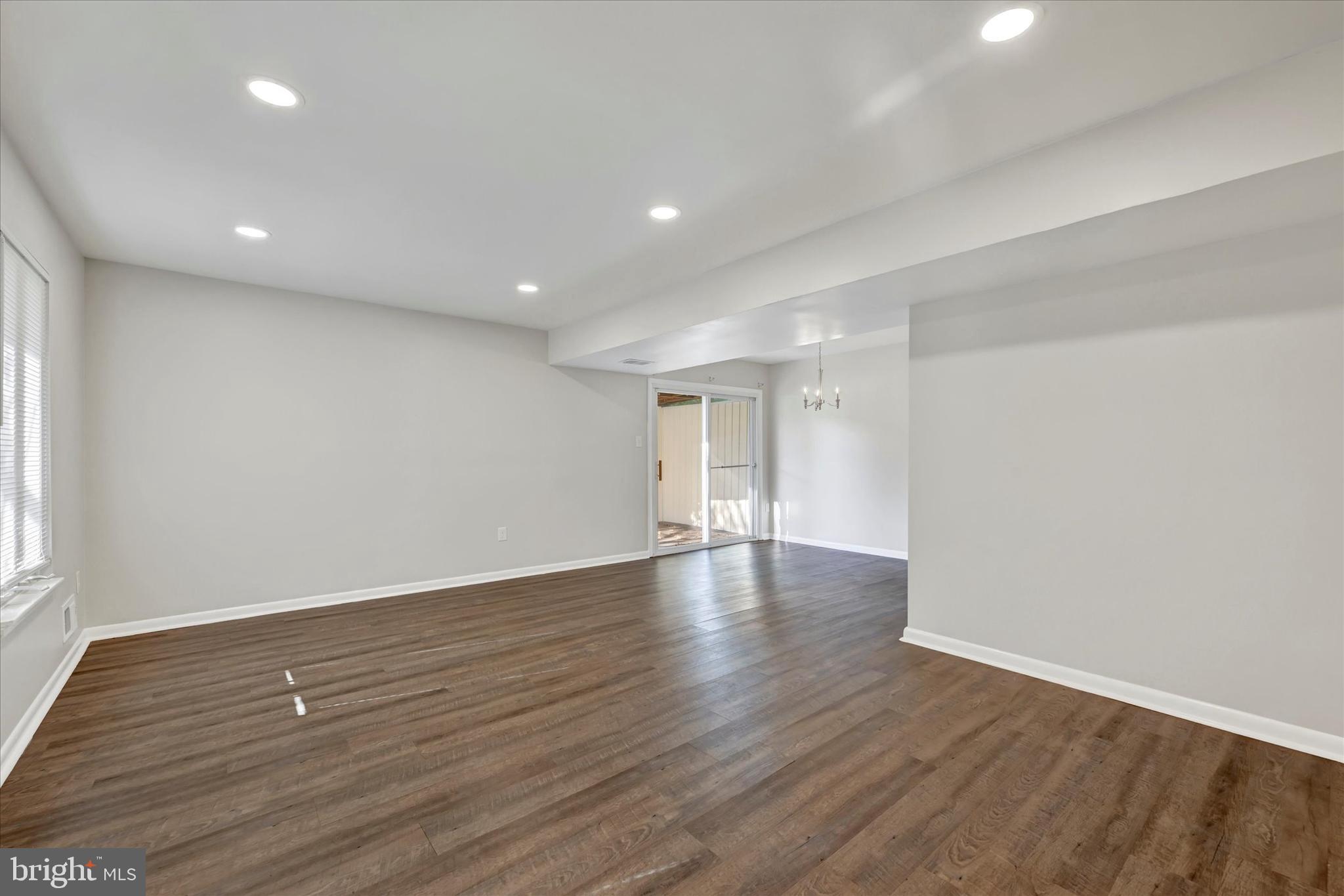 KINGS COURT - Residential