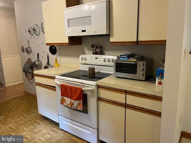 NOTTINGHAM WOODS - Residential