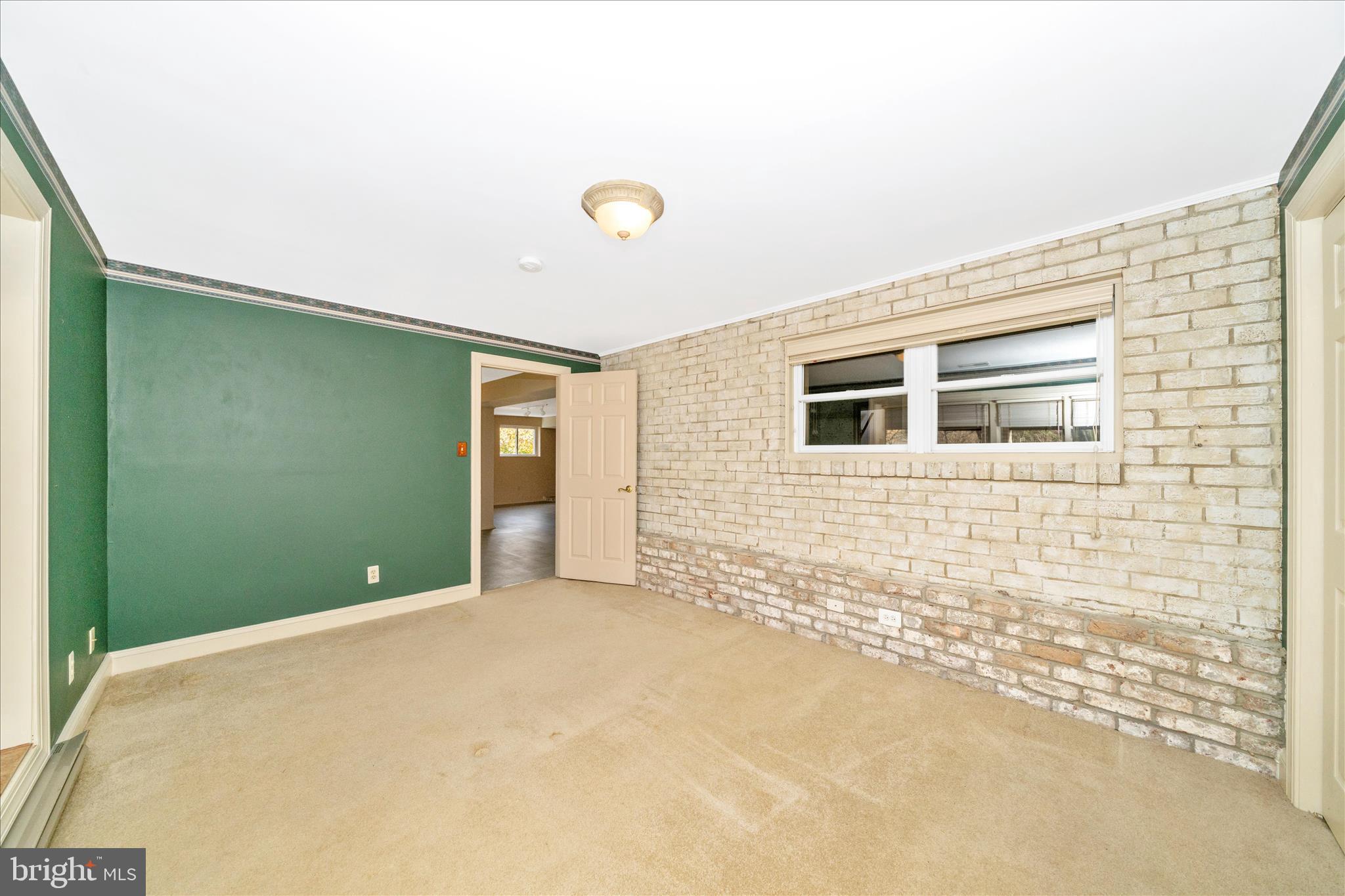 CHATEAU RIDGE - Residential