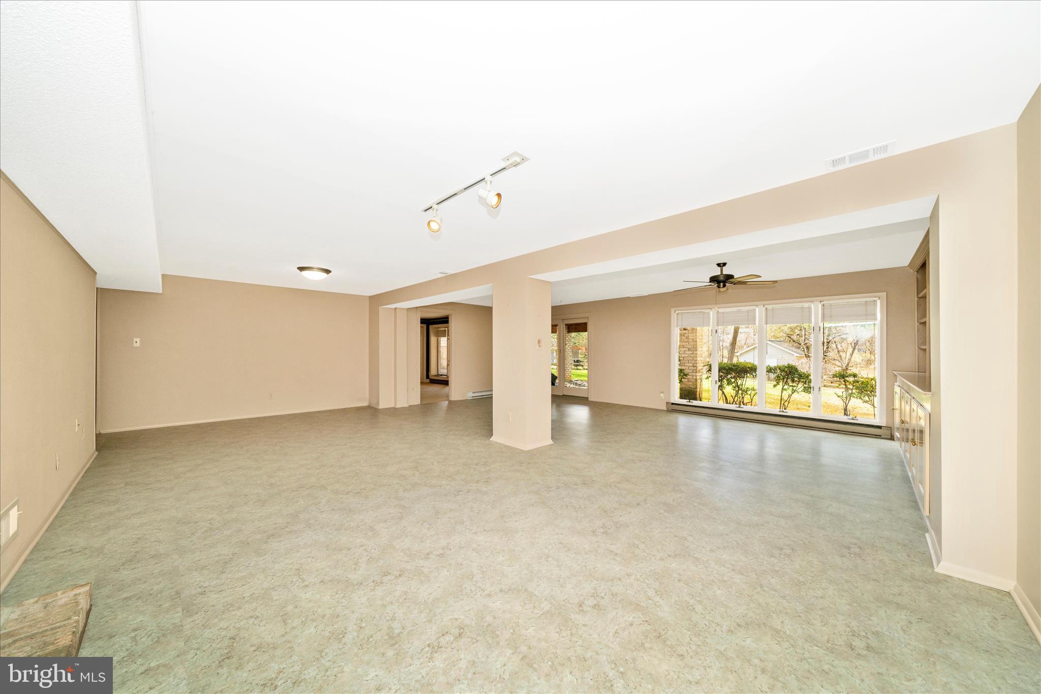 CHATEAU RIDGE - Residential