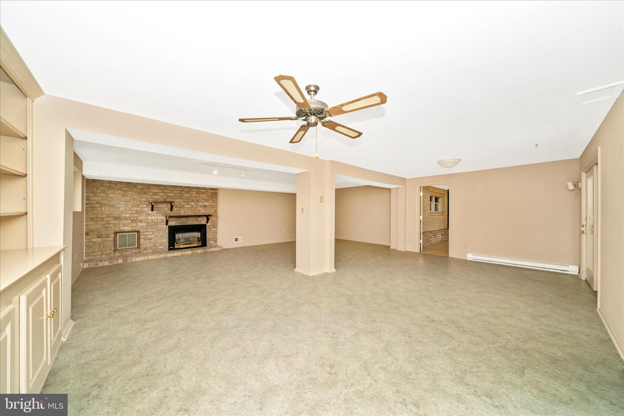 CHATEAU RIDGE - Residential