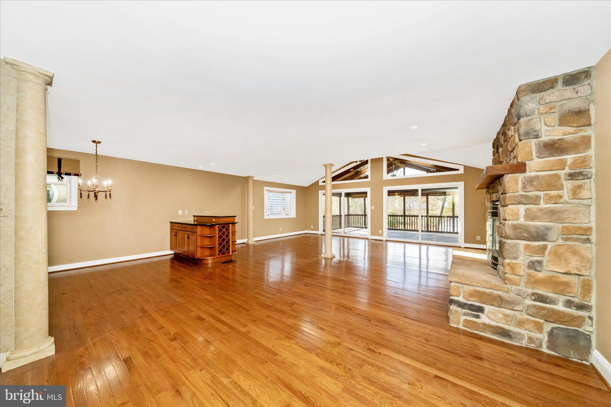 CHATEAU RIDGE - Residential