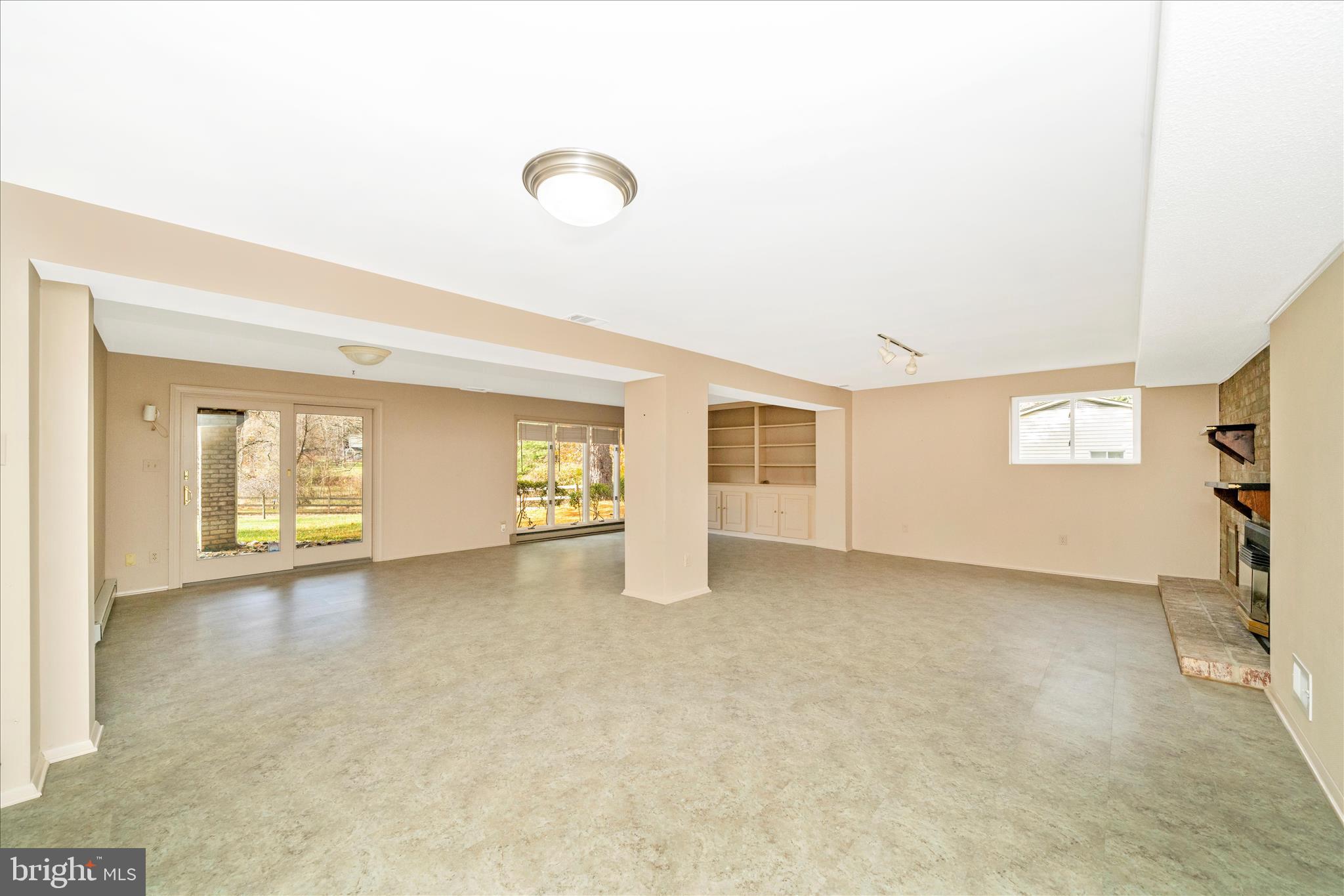 CHATEAU RIDGE - Residential