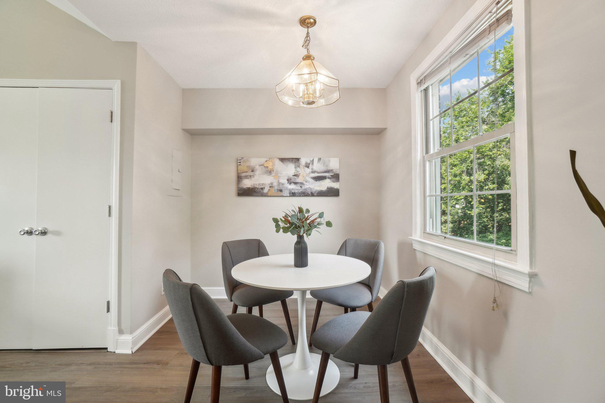 CAMBRIDGE COURTS - Residential Lease