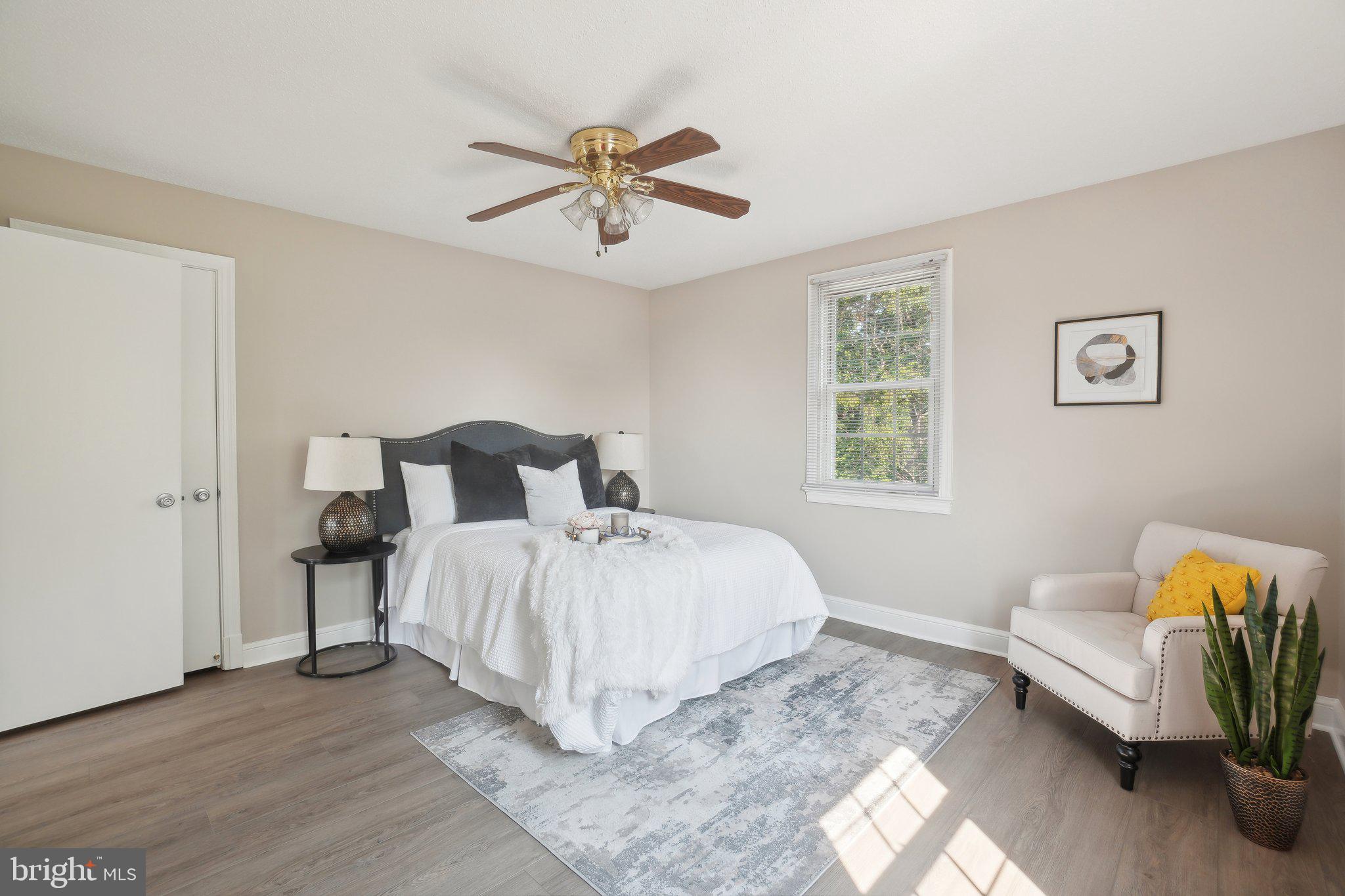 CAMBRIDGE COURTS - Residential Lease