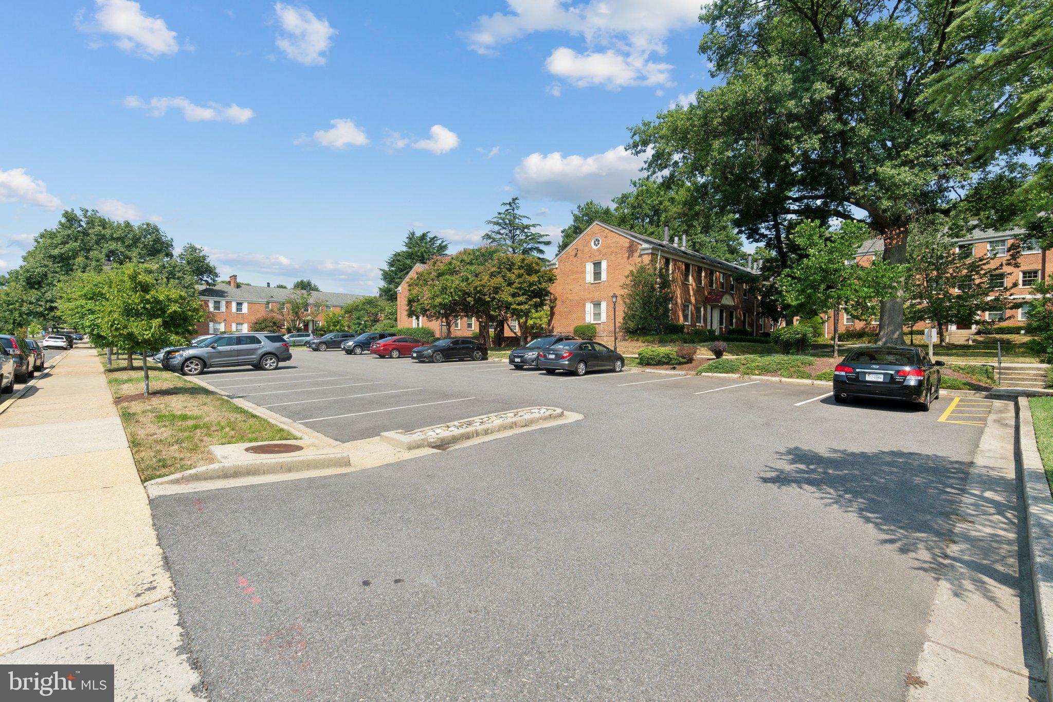 CAMBRIDGE COURTS - Residential Lease