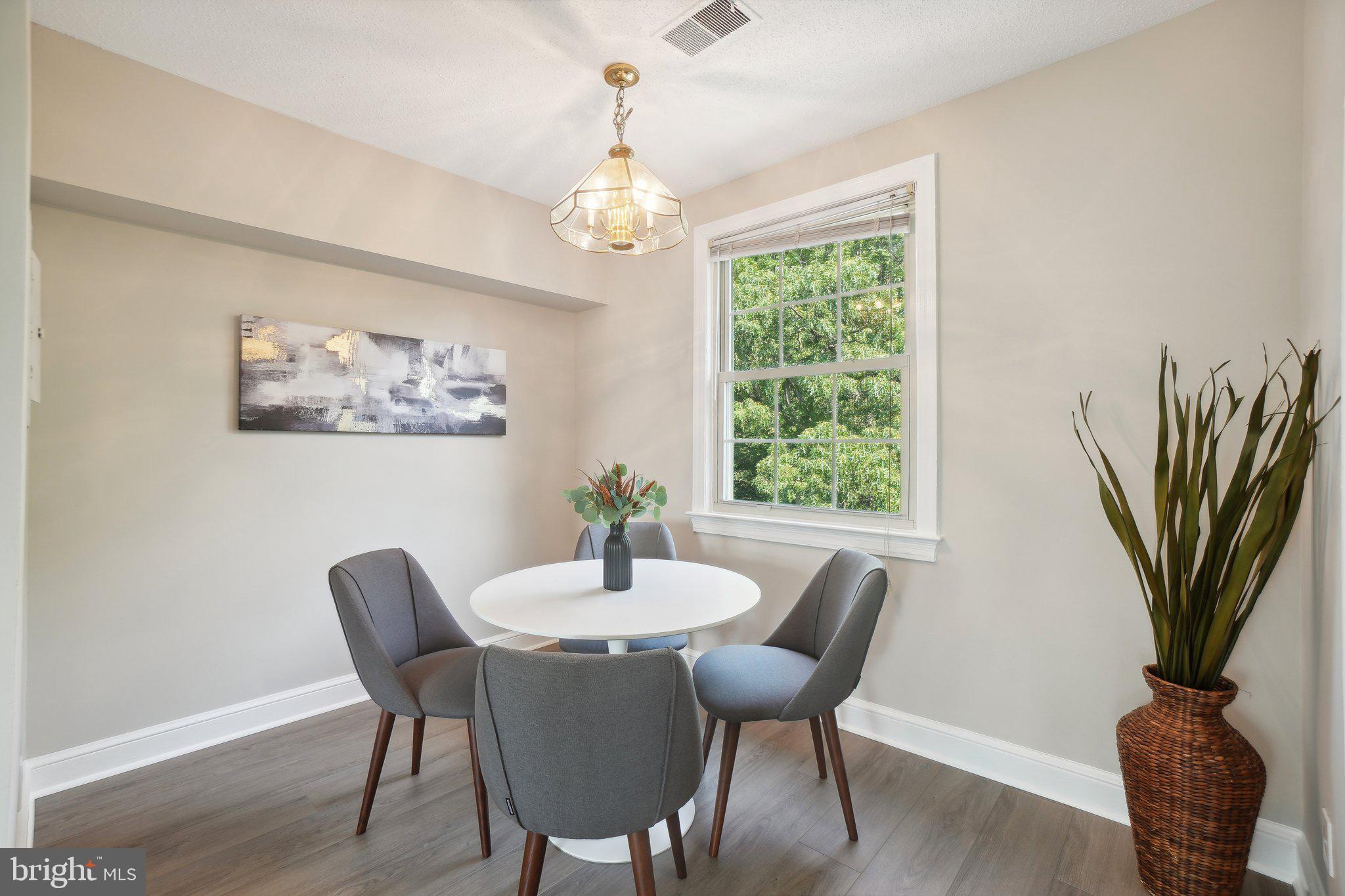 CAMBRIDGE COURTS - Residential Lease