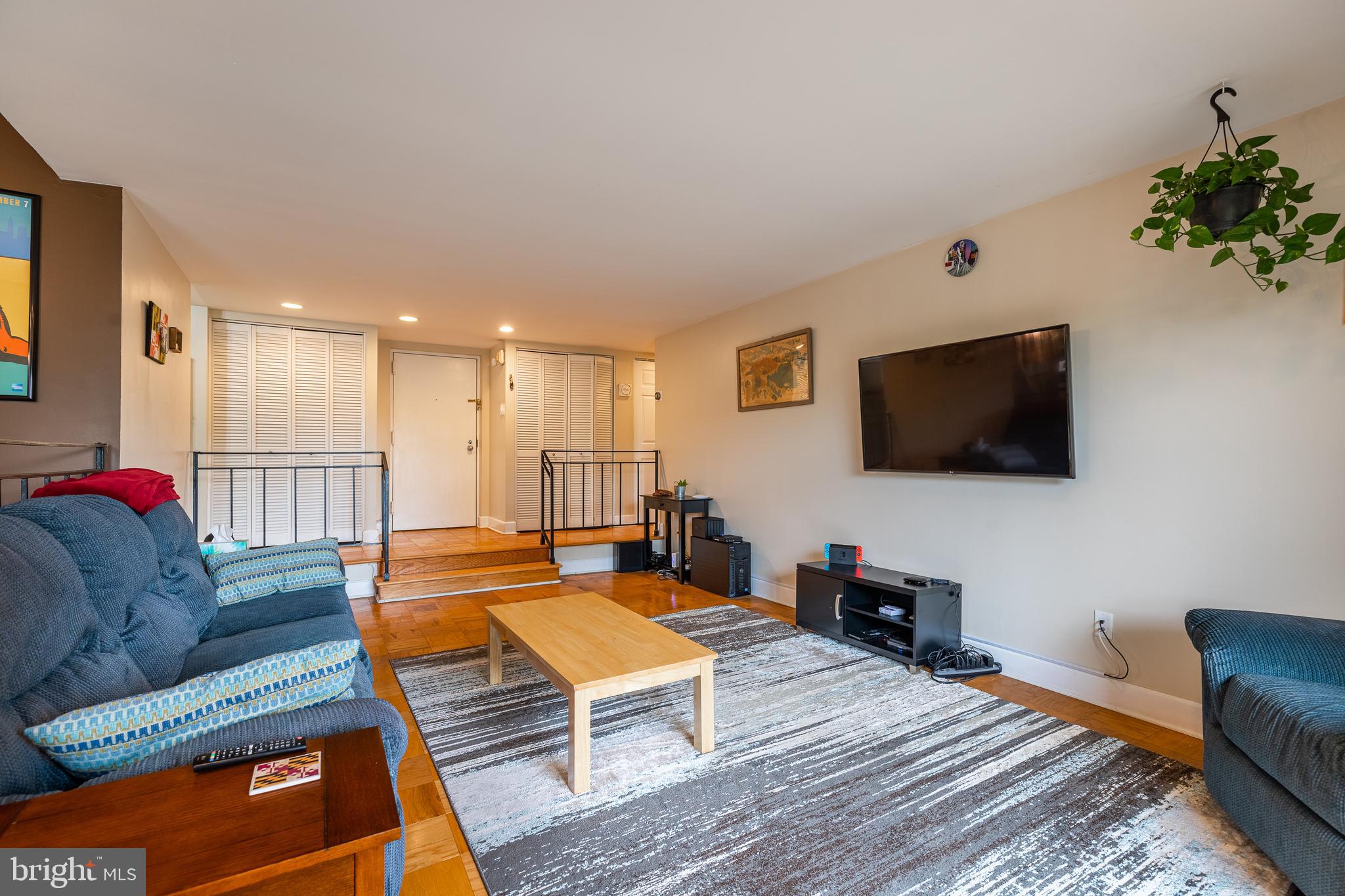 AMERICANA FINMARK - Residential