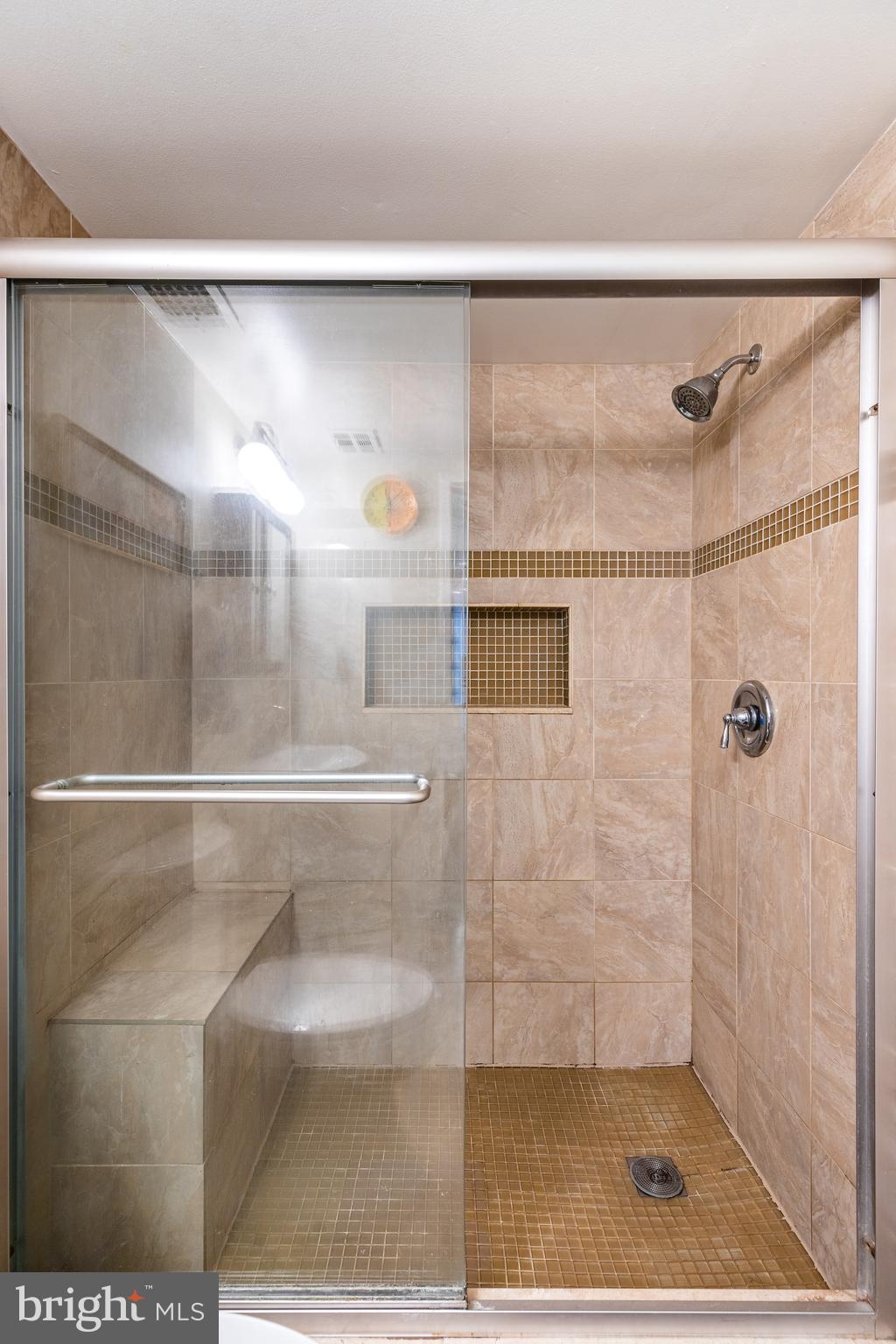 AMERICANA FINMARK - Residential