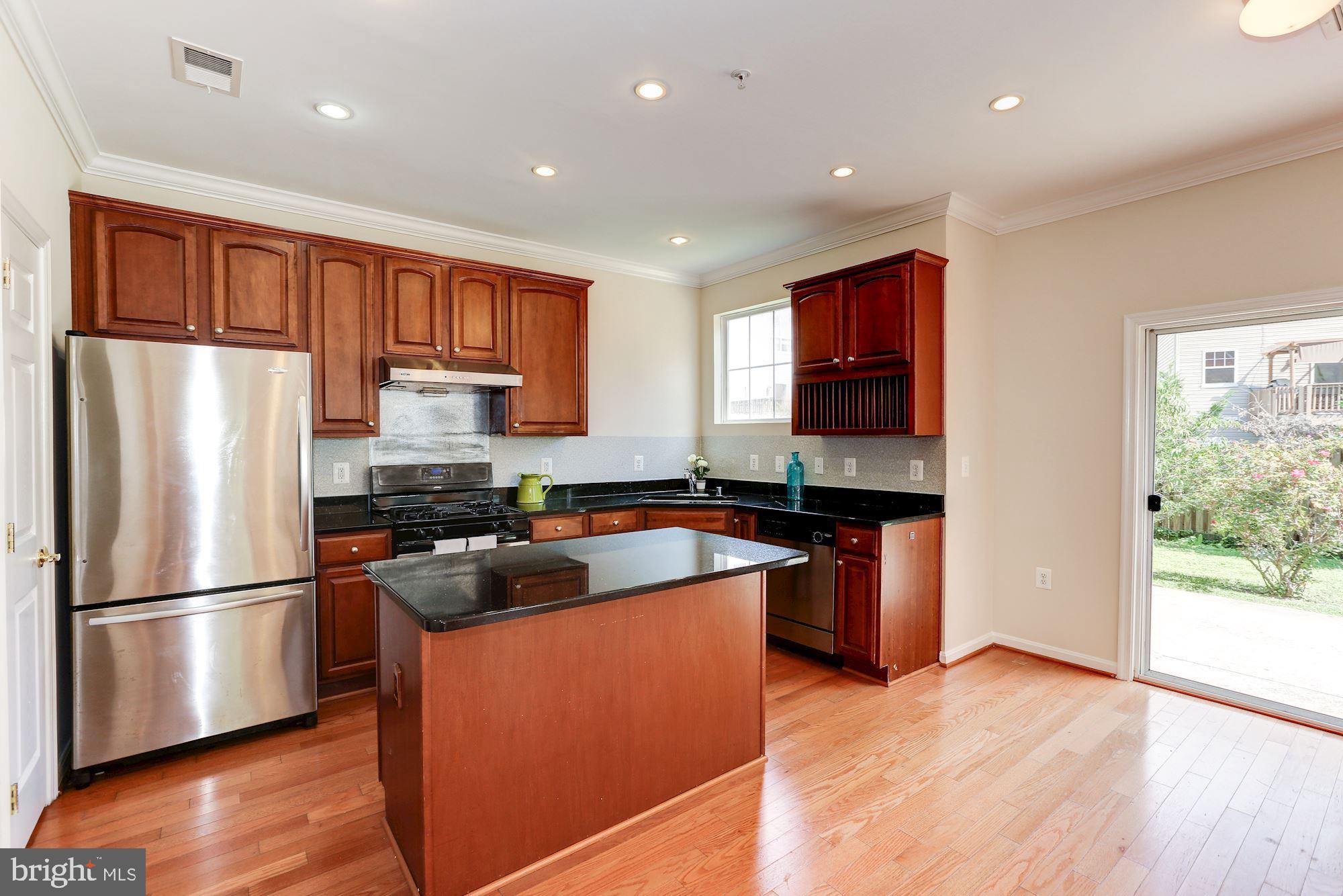 LINCOLN TERRACE - Residential Lease