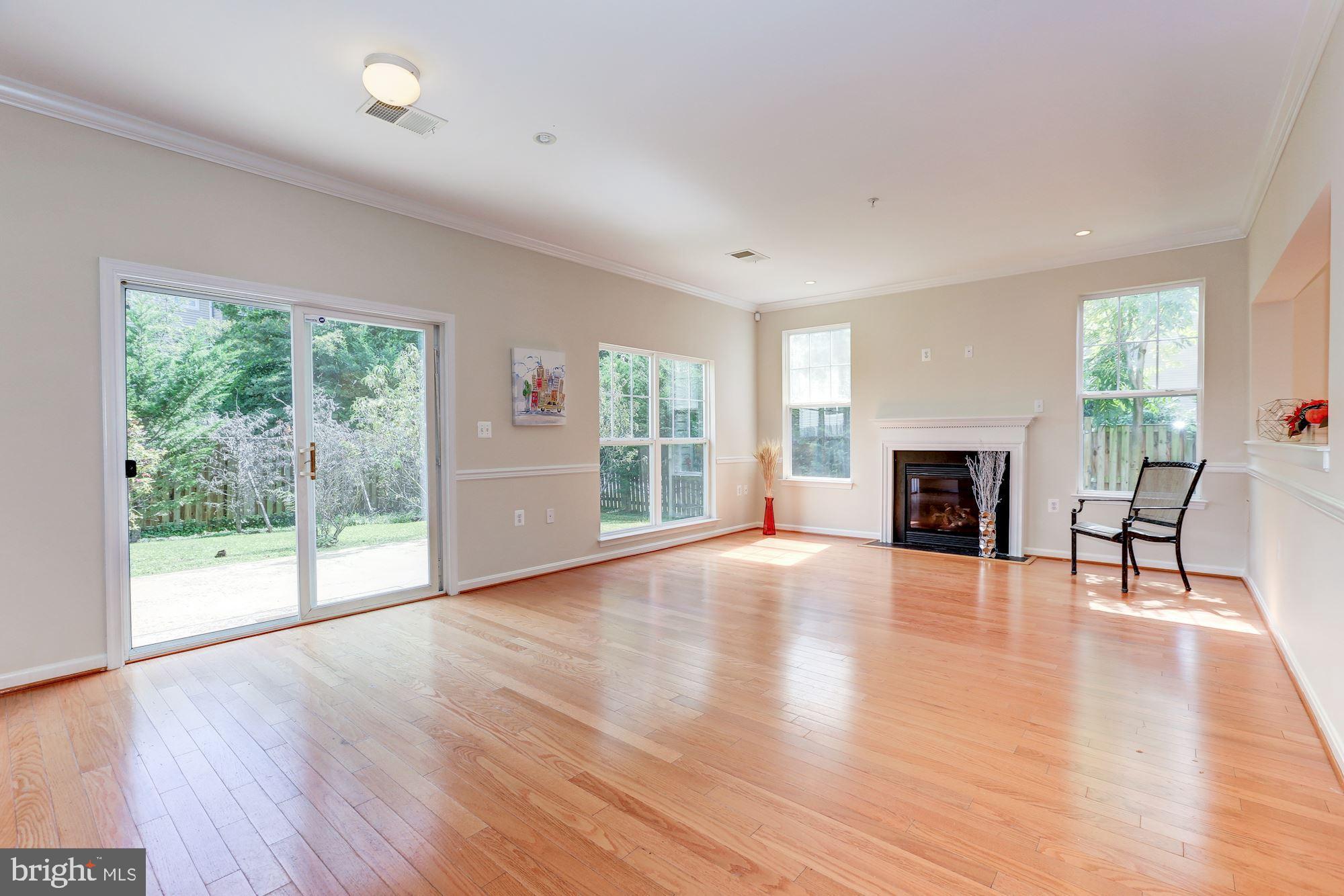 LINCOLN TERRACE - Residential Lease