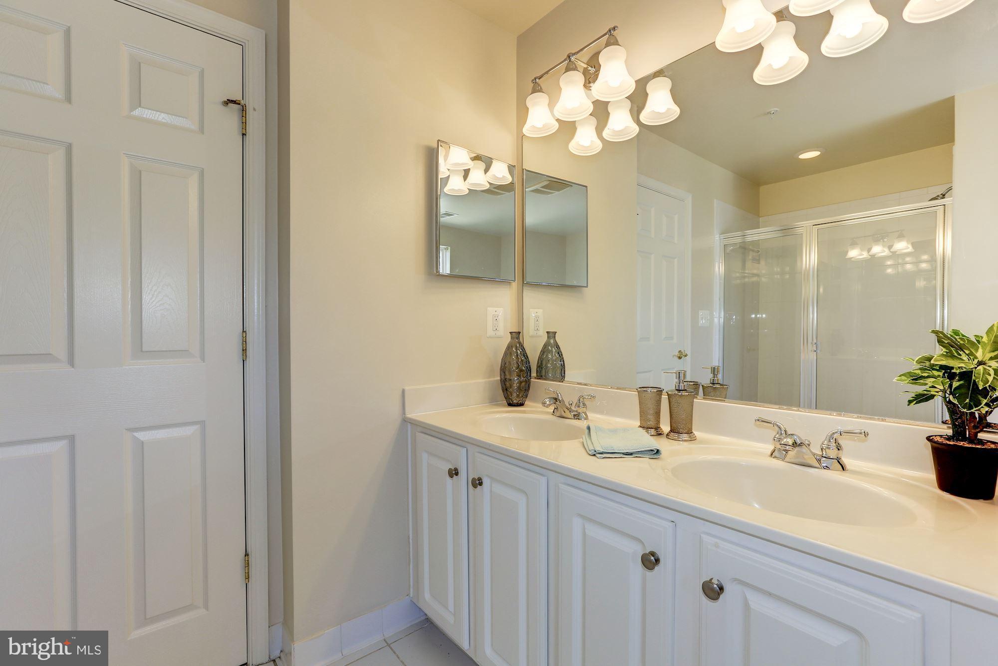 LINCOLN TERRACE - Residential Lease