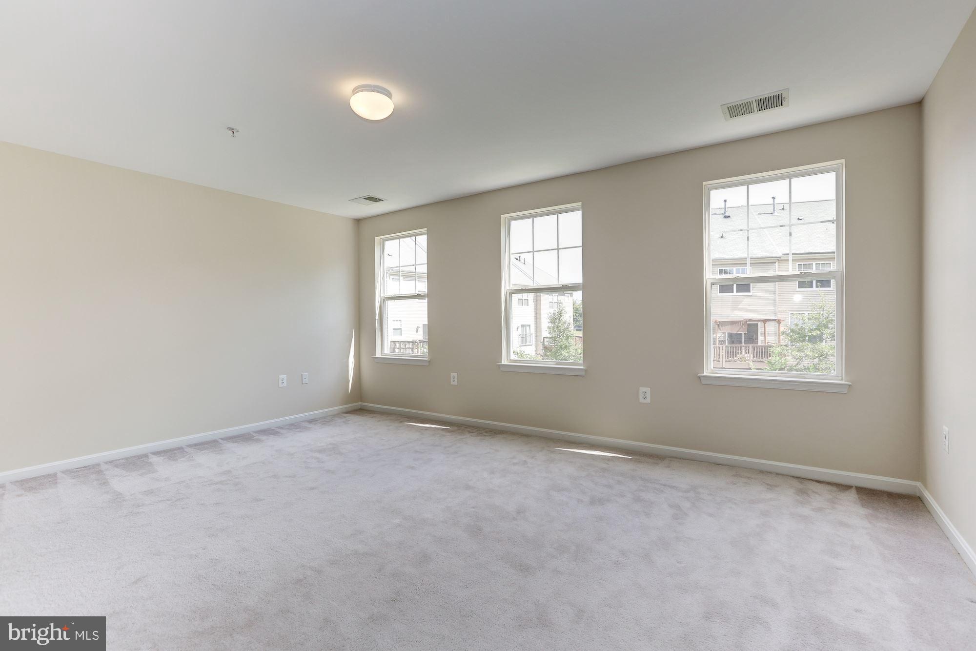 LINCOLN TERRACE - Residential Lease