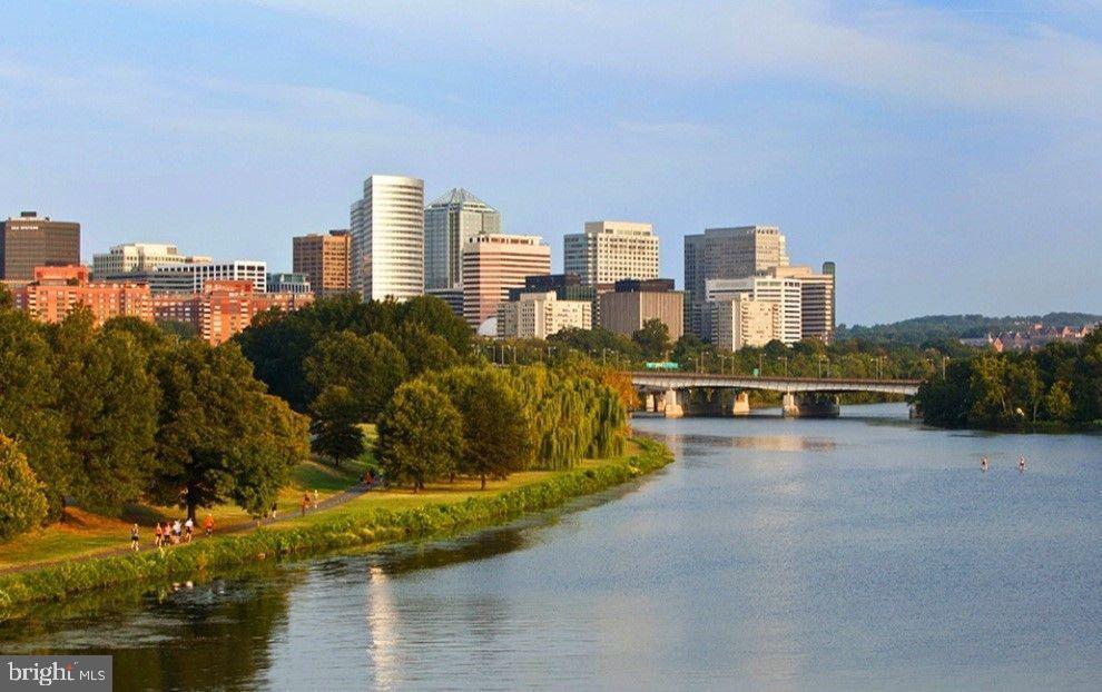 RIVER PLACE EAST - Residential