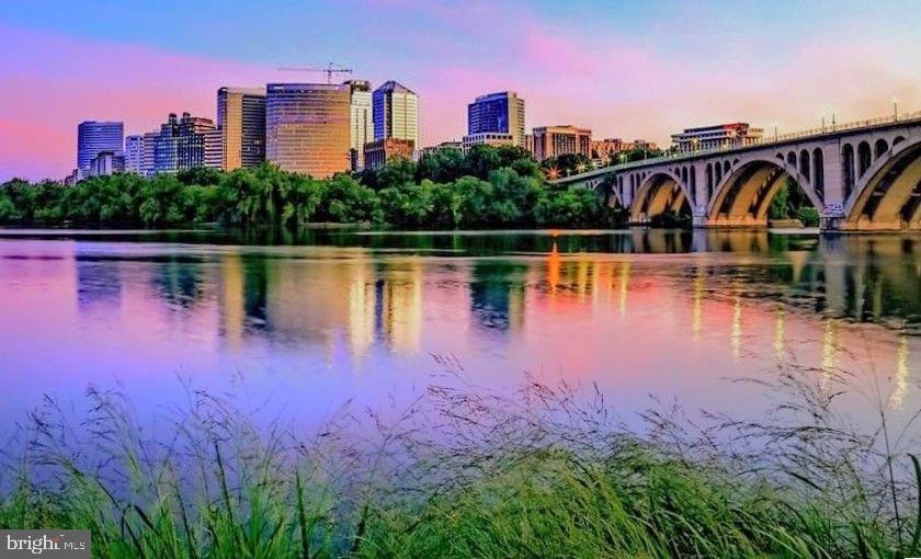 RIVER PLACE EAST - Residential