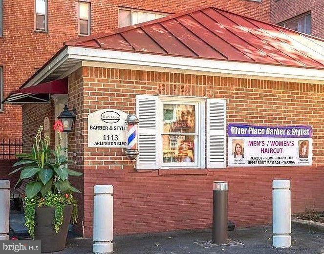 RIVER PLACE EAST - Residential