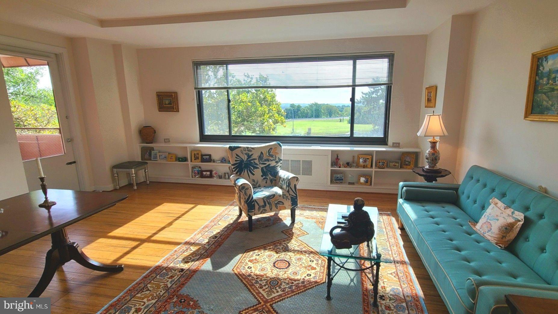 RIVER PLACE EAST - Residential