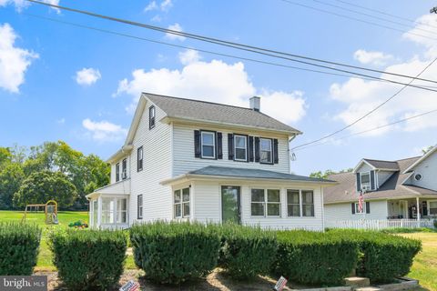 Photo of 732 Stackstown Road, BAINBRIDGE, PA 17502 (MLS # PALA2056894)